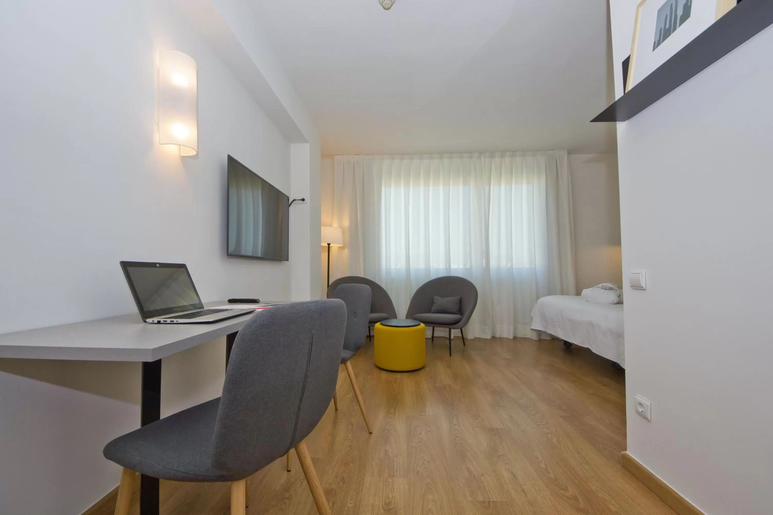 Bed in Aparthotel Atenea Valles