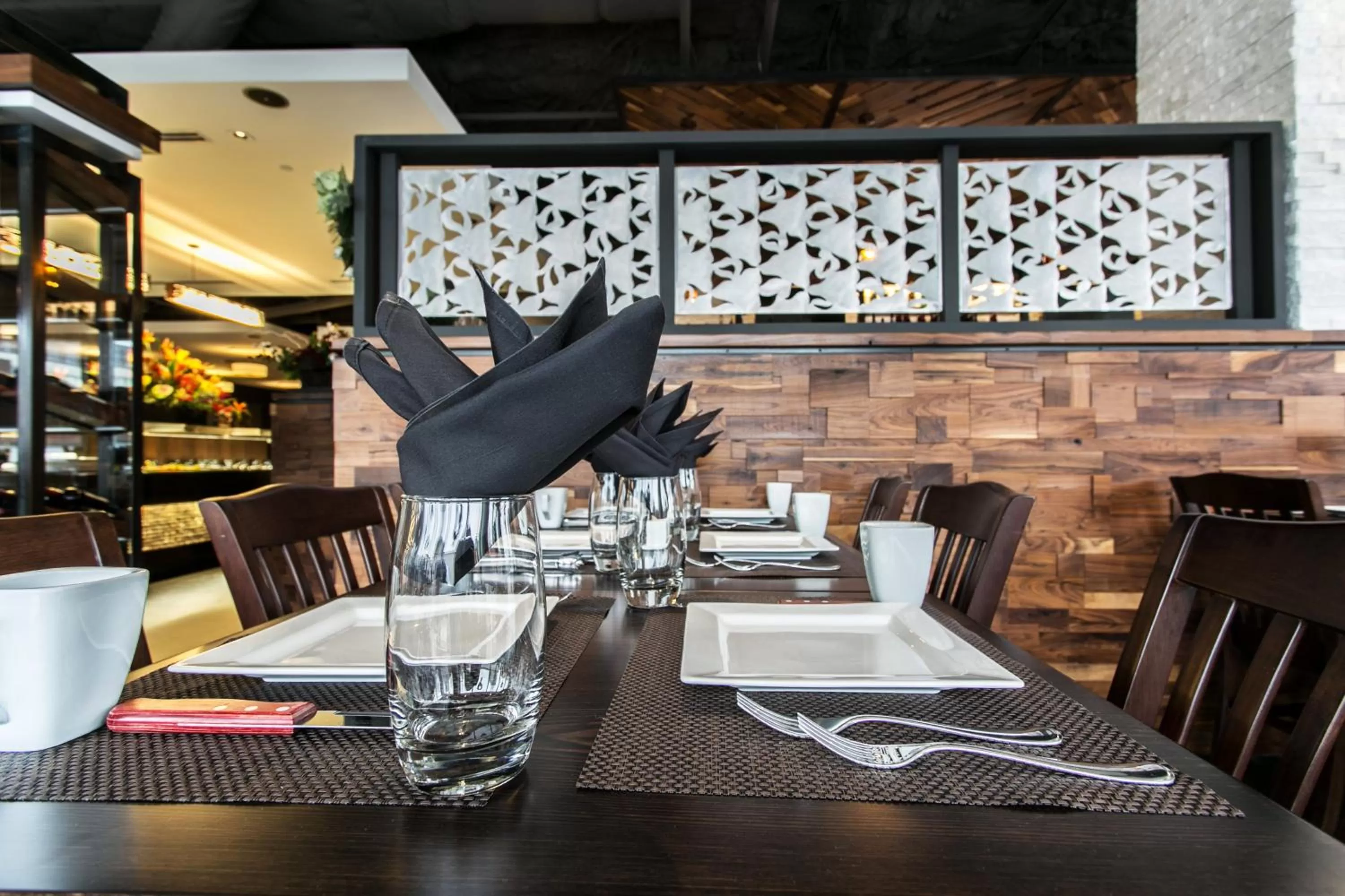 Restaurant/places to eat in Holiday Inn Hotel & Suites Chattanooga by IHG