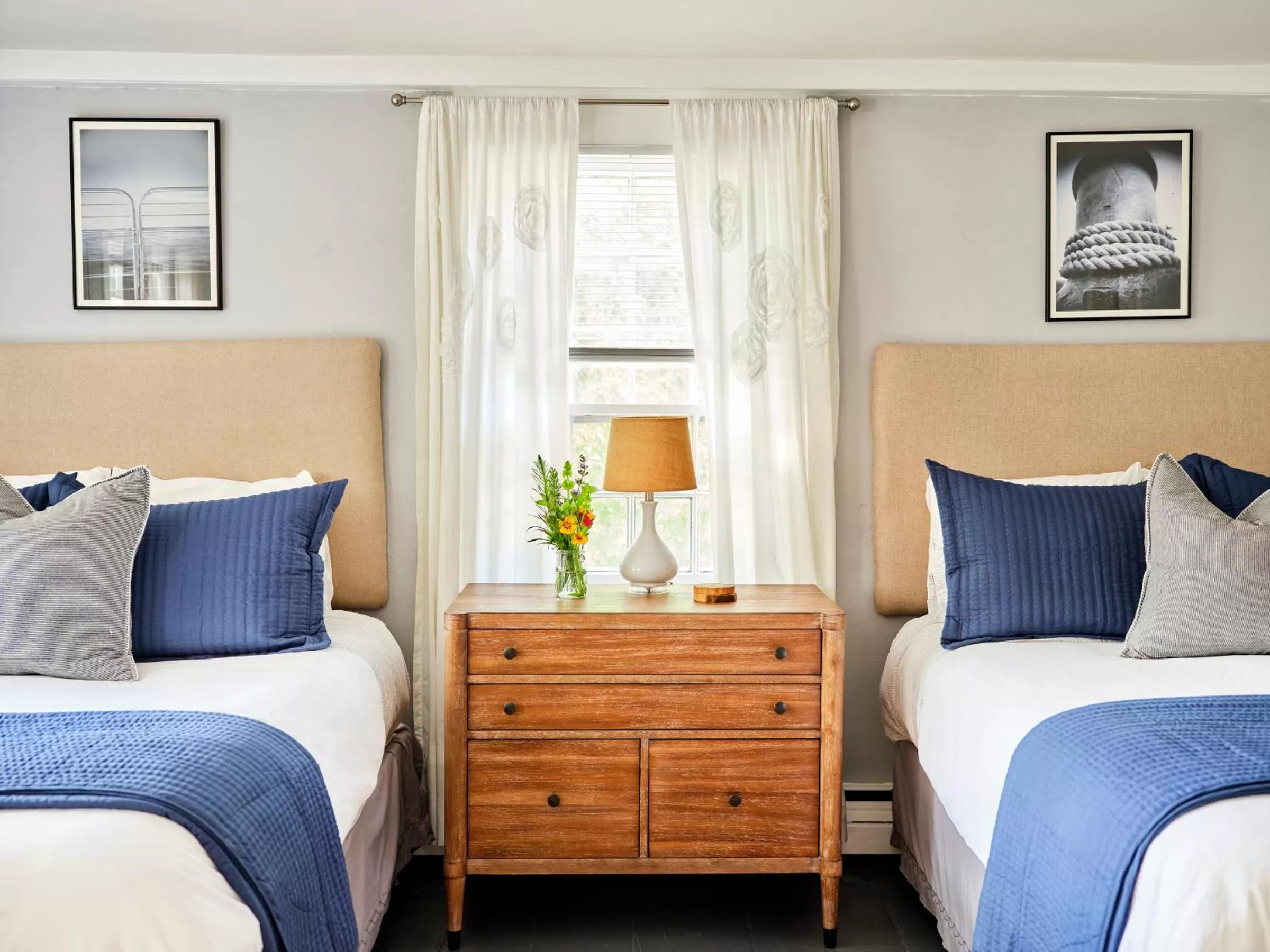 Bed in Cedar Hill Farm B & B