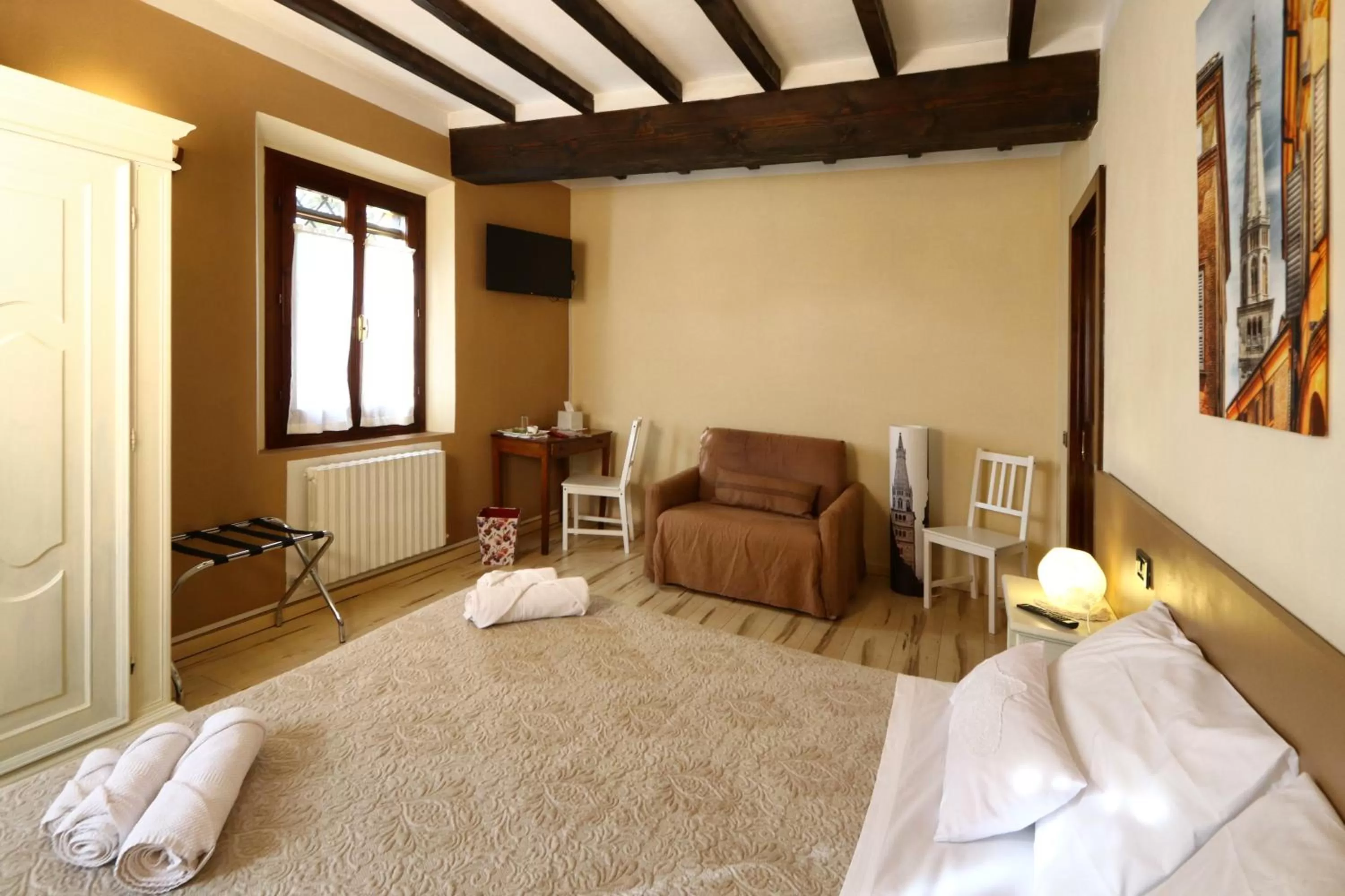 Photo of the whole room, Bed in B&B Le Noci di Feo