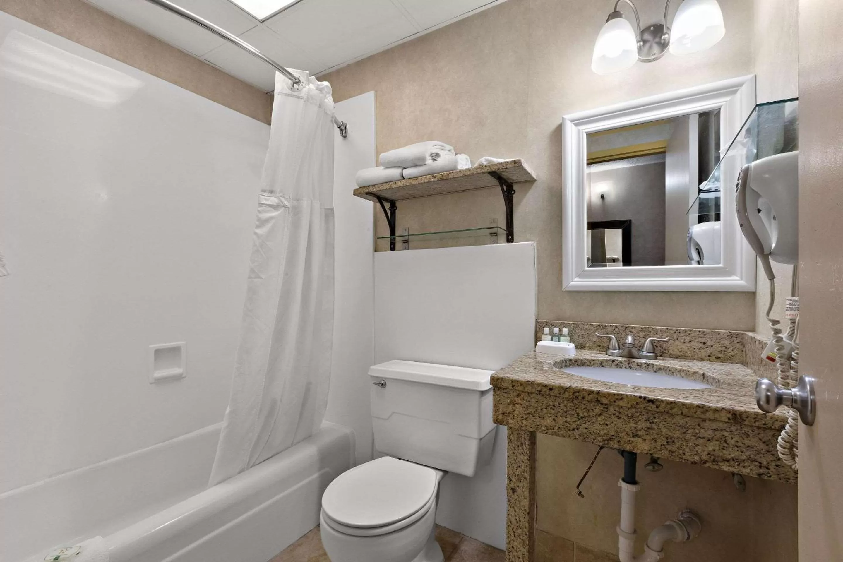 Bedroom in Quality Inn Wayne - Fairfield Area