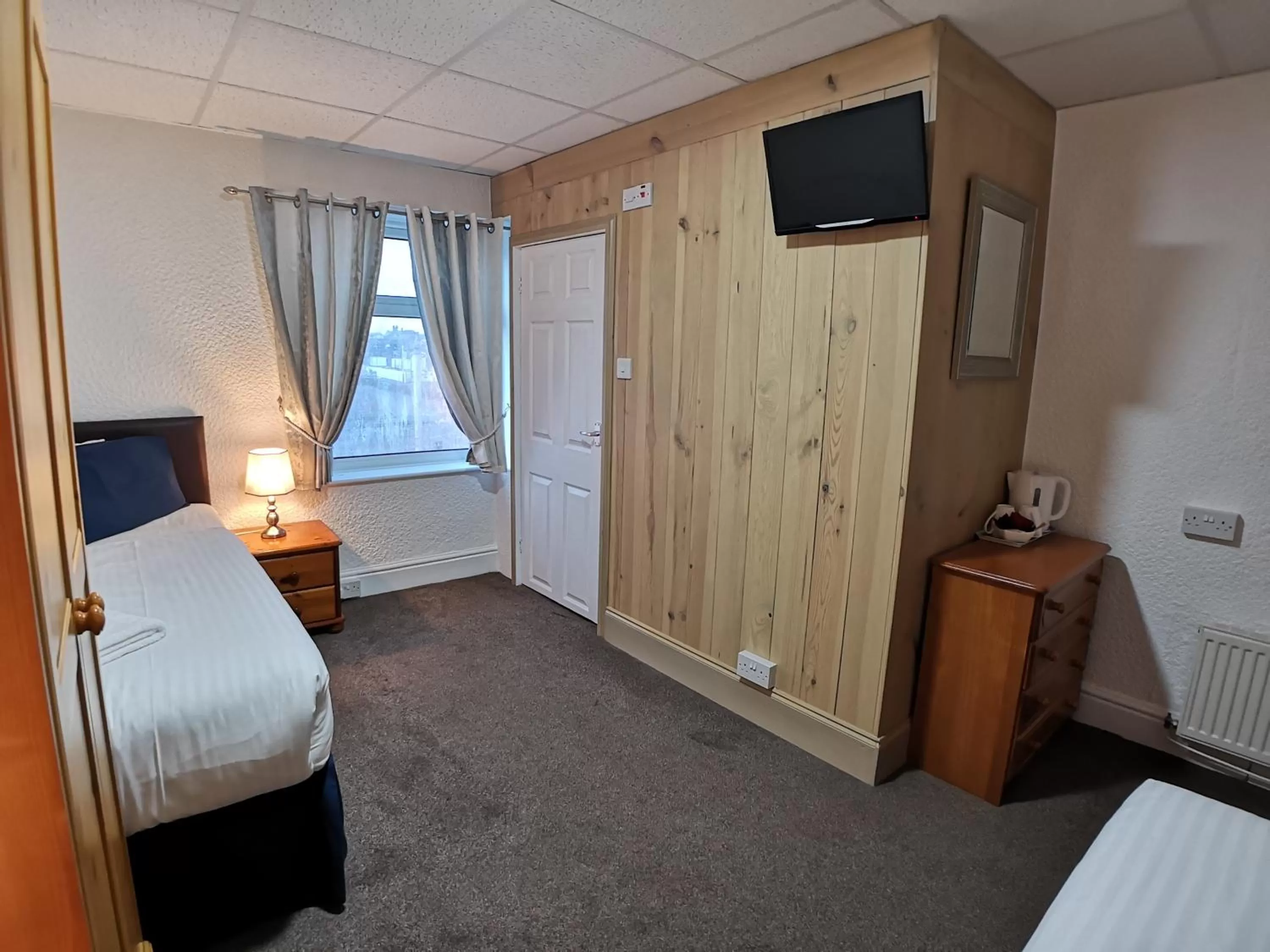 Bedroom, Bed in The Hopton Hotel