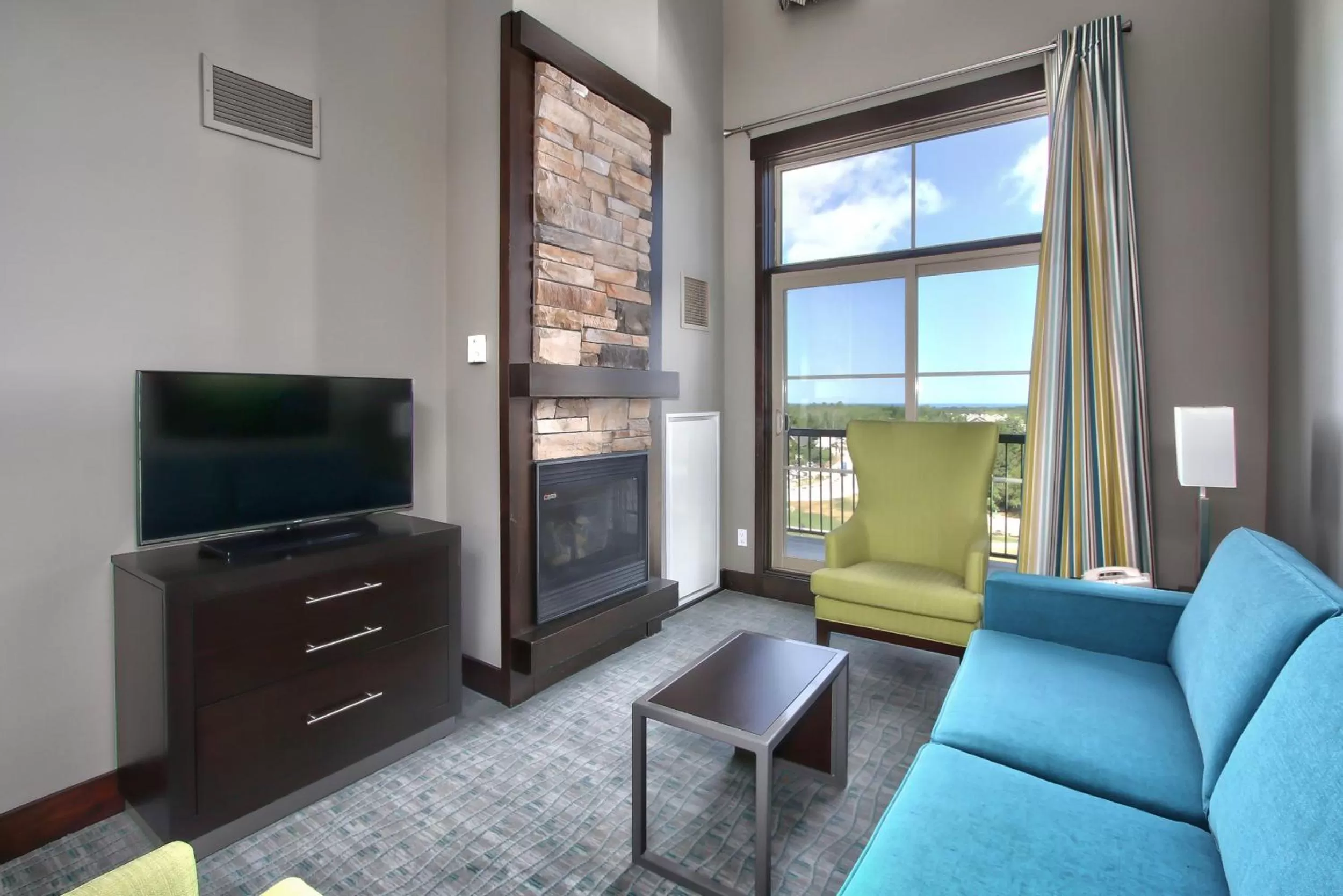 Living room in Blue Mountain Resort Mosaic Suites
