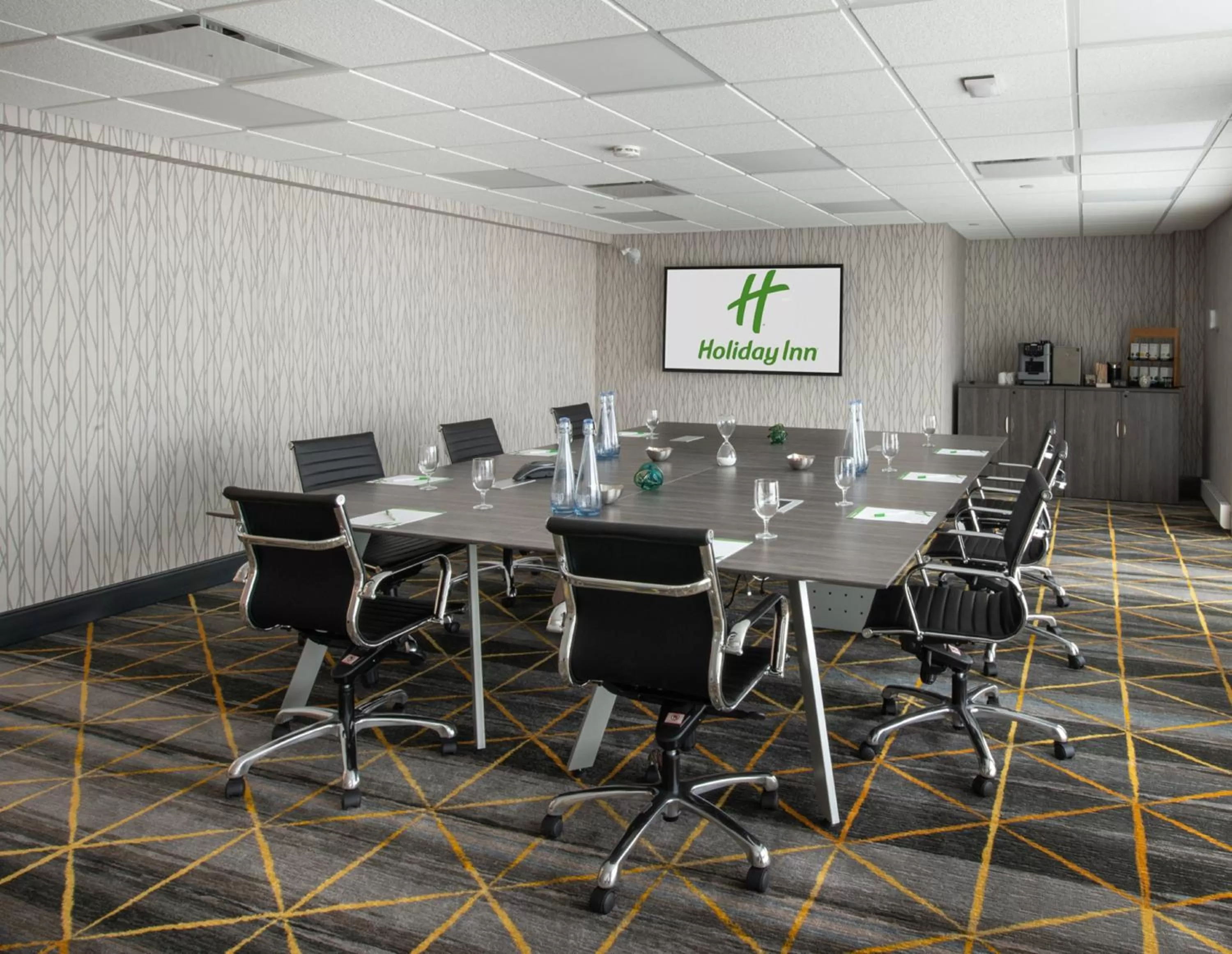 Meeting/conference room in Holiday Inn Edmonton South - Evario Events by IHG