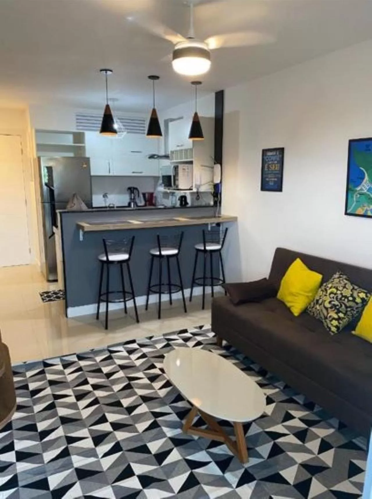 Communal kitchen in Apartamento no Golden Lake - pé na areia, agua de côco e cervejinha