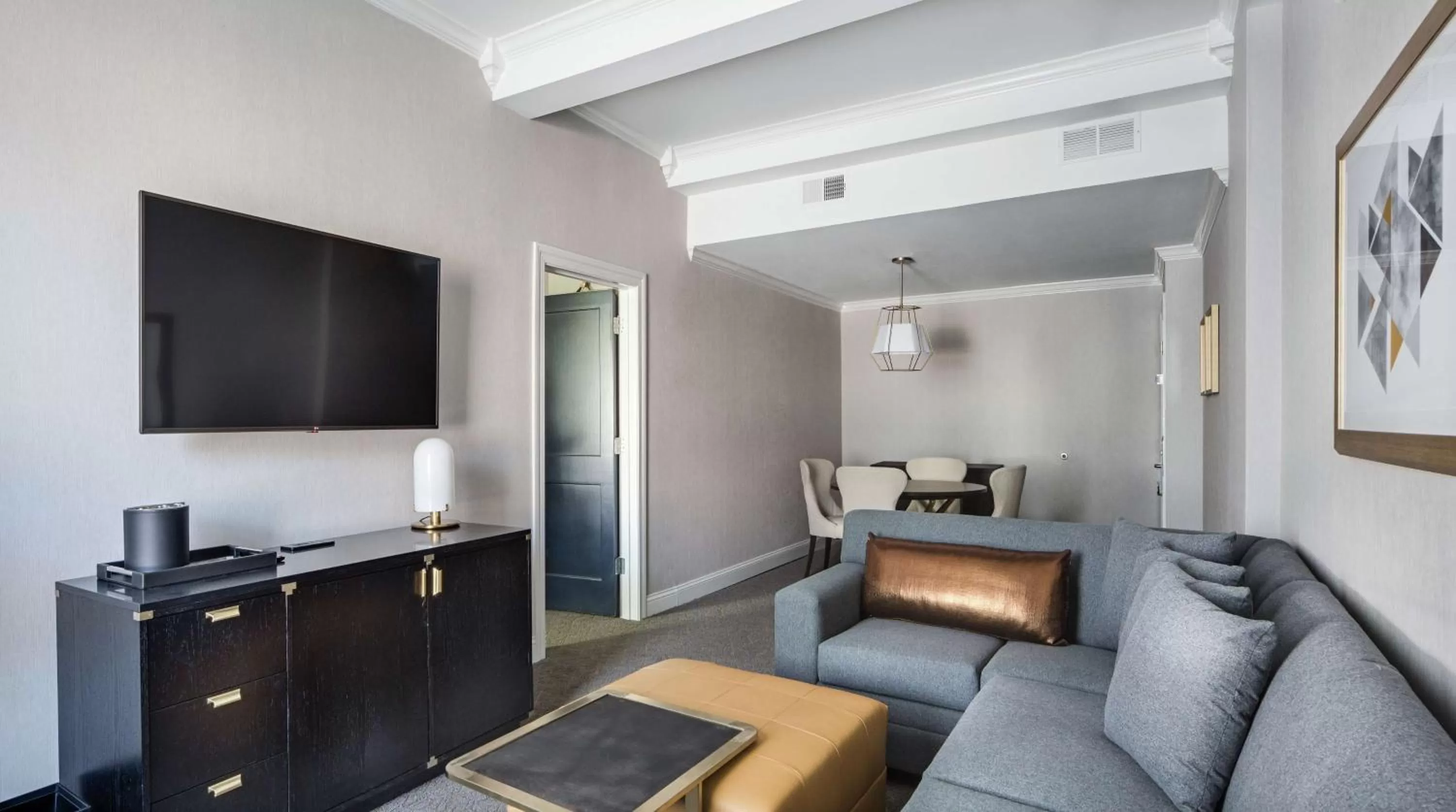 Bedroom in The Sire Hotel Lexington, Tapestry Collection by Hilton