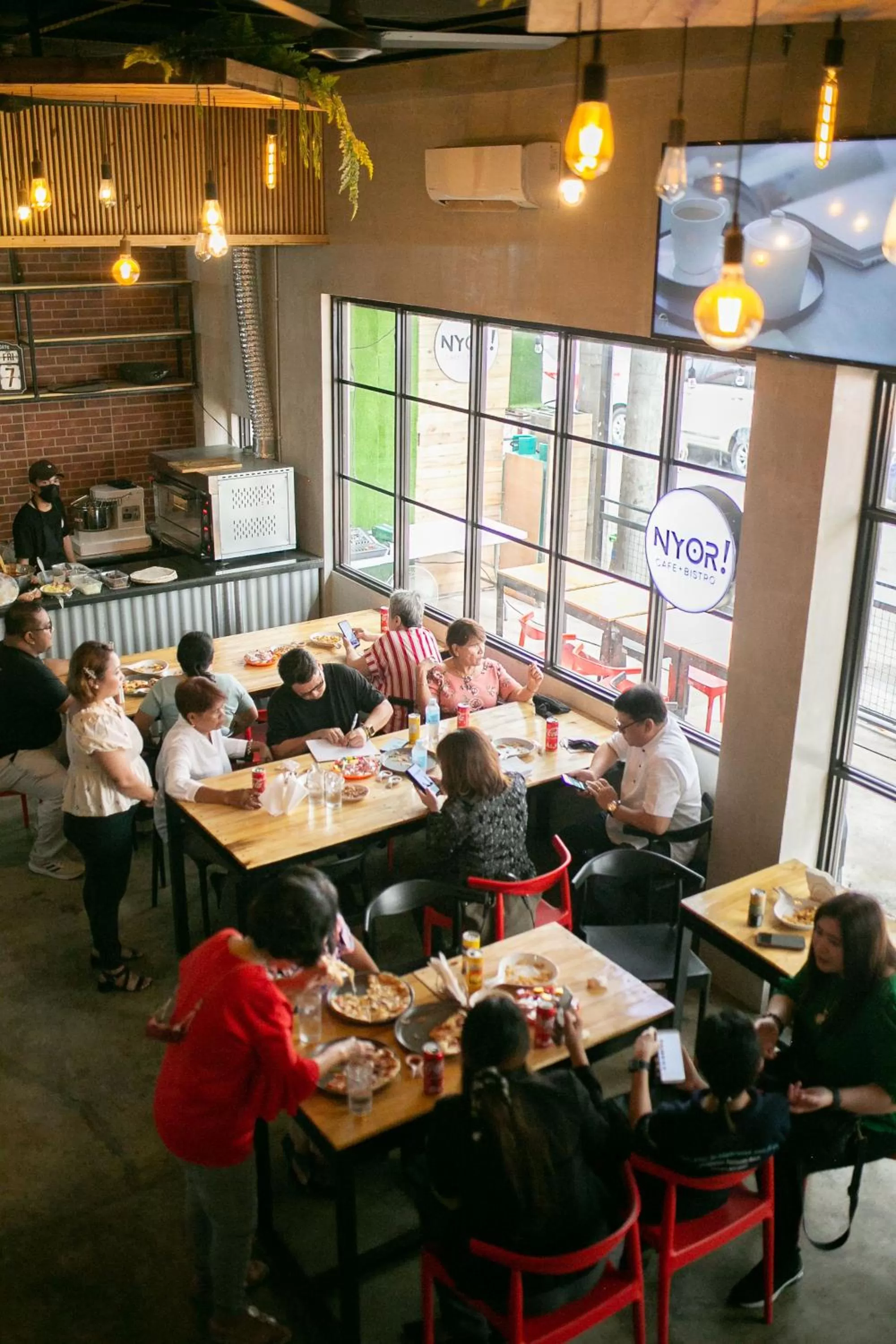 Restaurant/places to eat in HappyNest Hostel Cebu