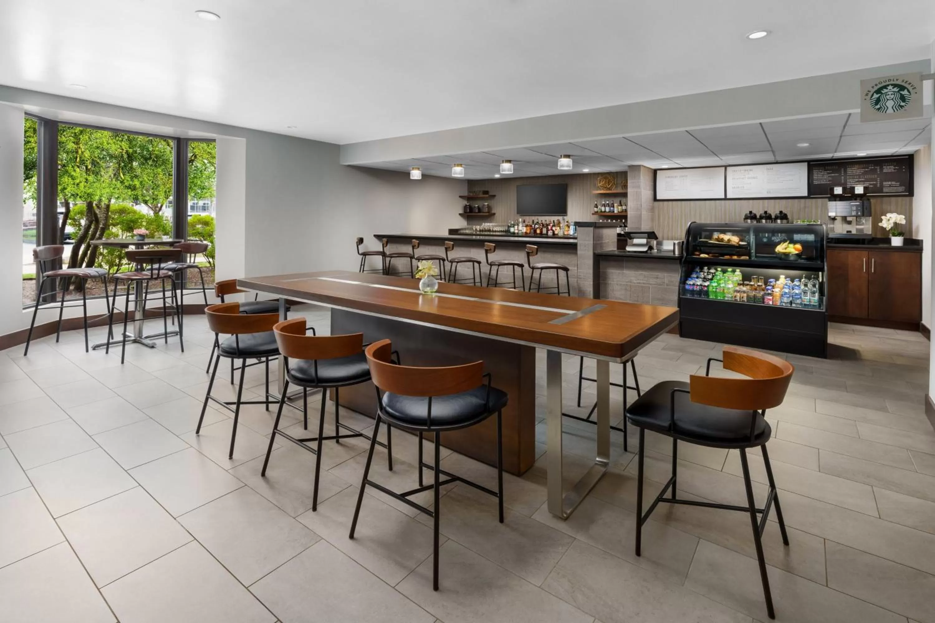 Breakfast in Courtyard Manchester-Boston Regional Airport