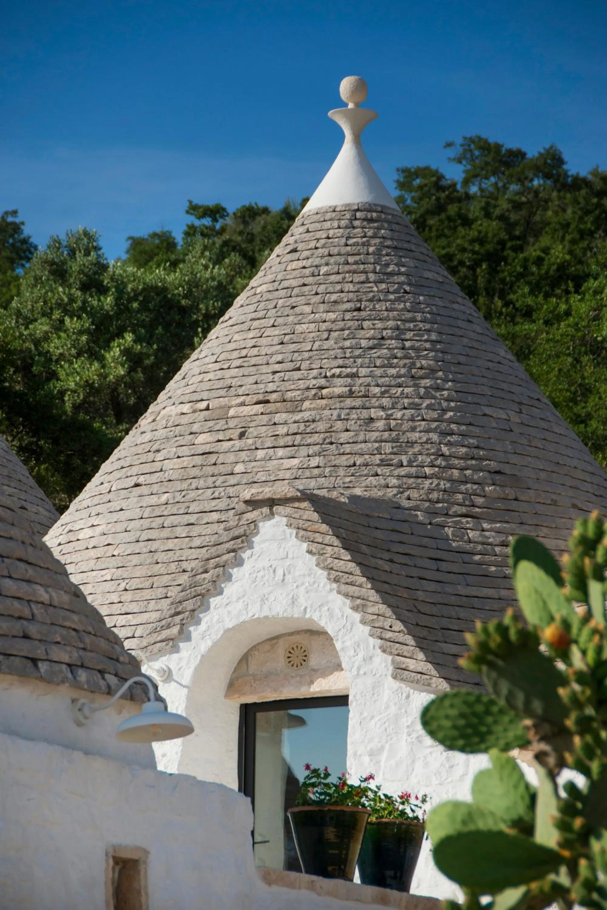 Property building in Borgo Canonica