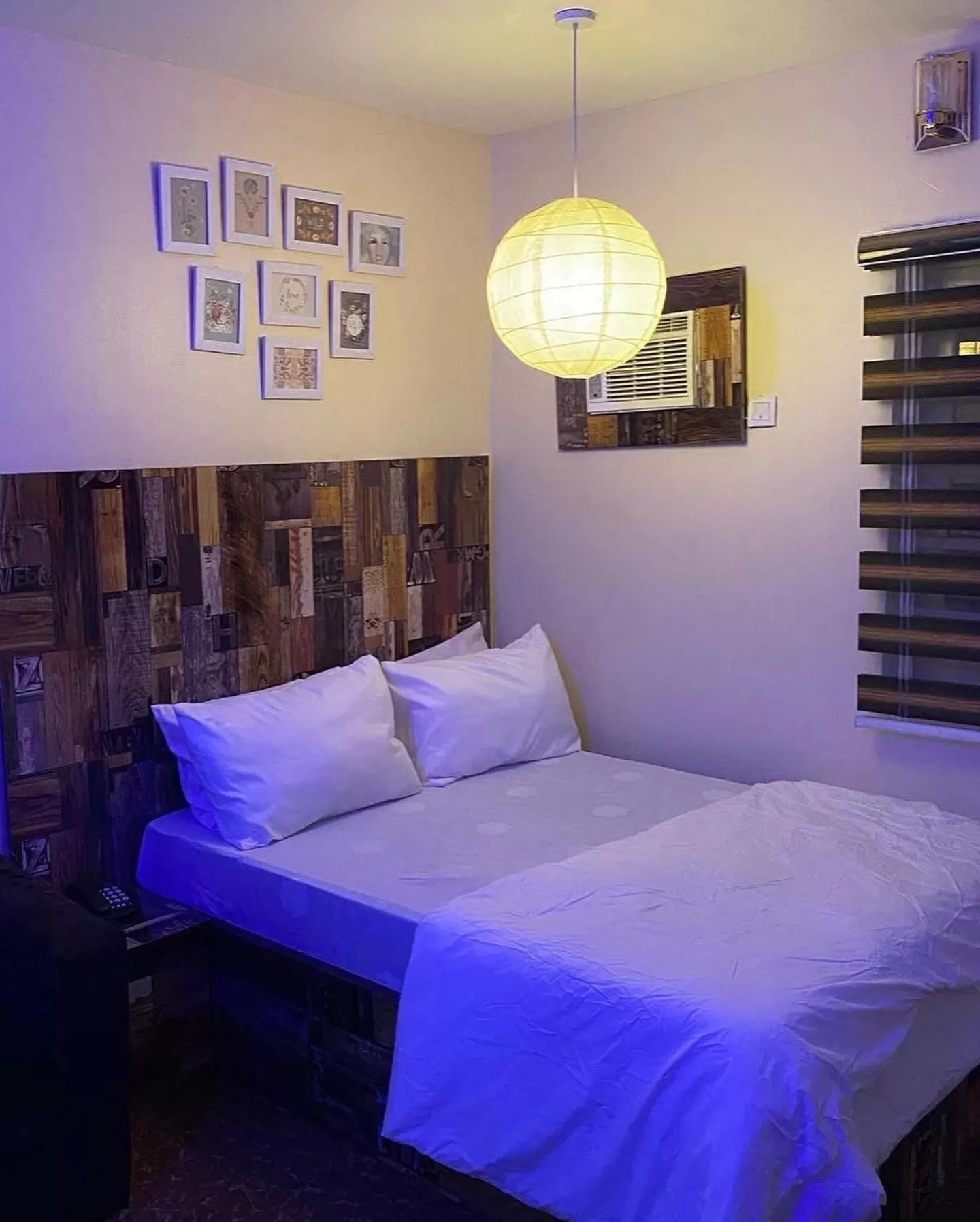 Bed in ONTARIO SUITES