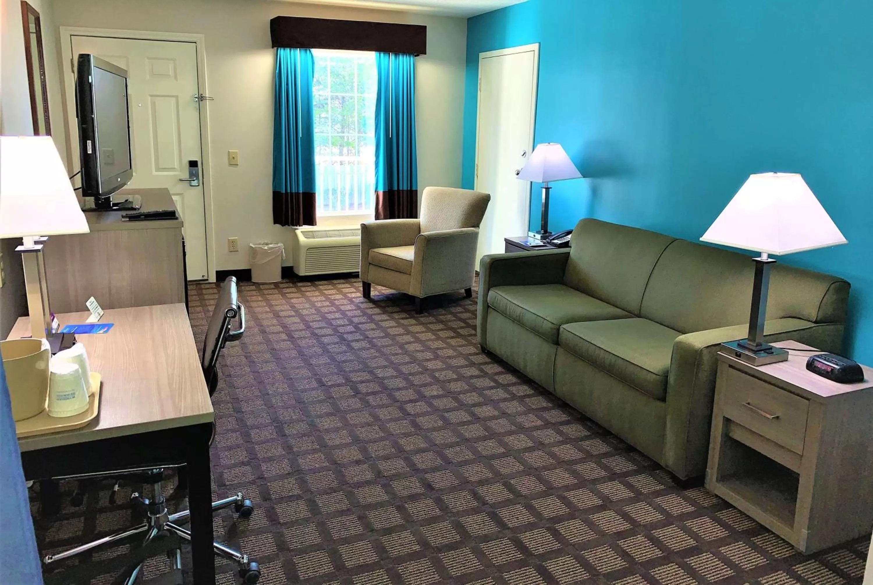 Photo of the whole room in Baymont by Wyndham Eden