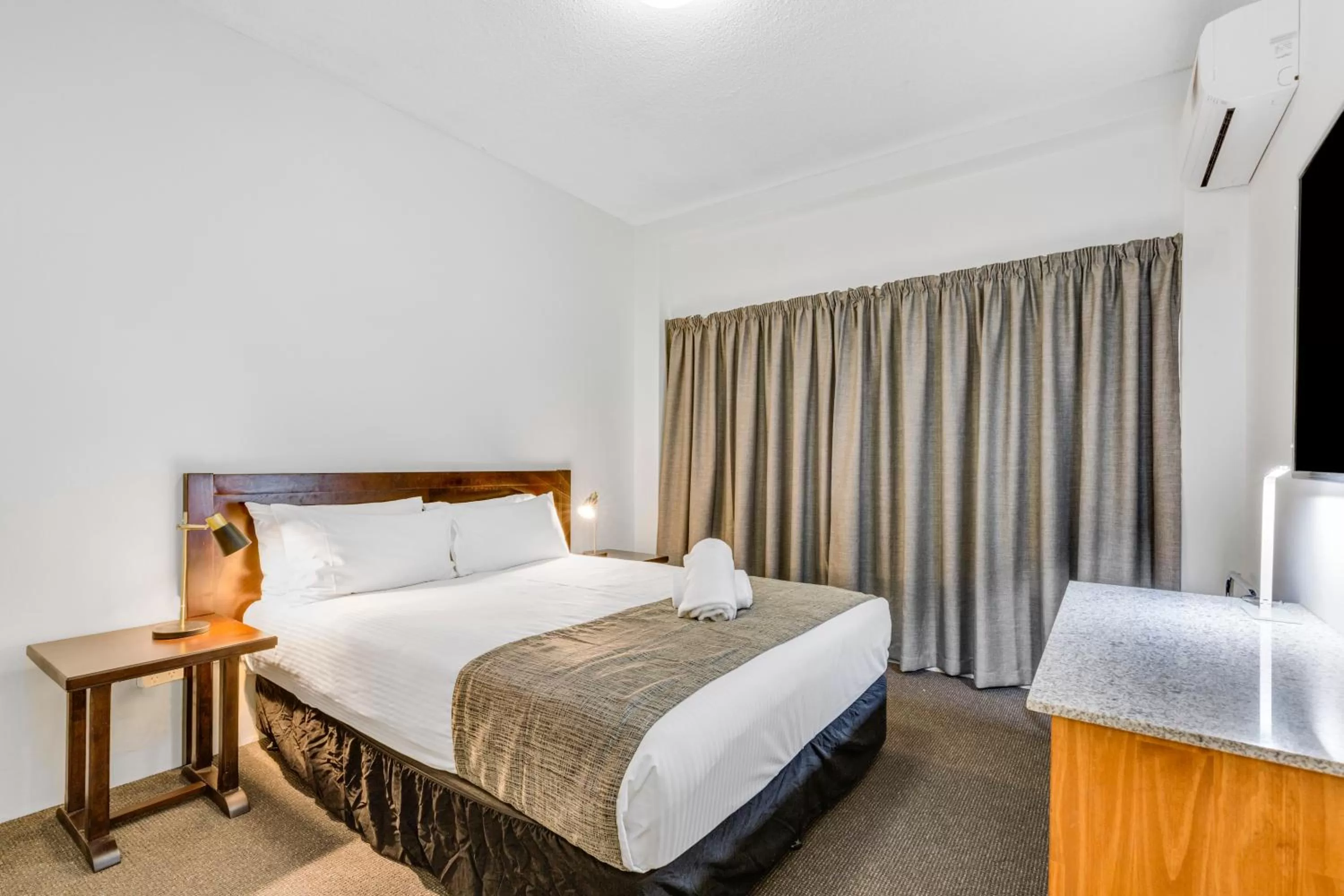 Bed in Rockhampton Riverside Central Hotel Official