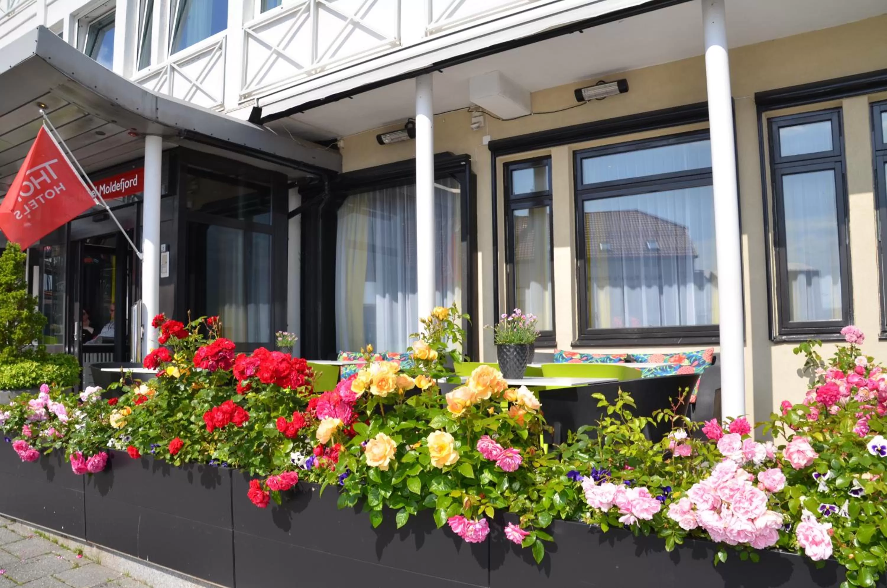 Facade/entrance in Thon Hotel Moldefjord