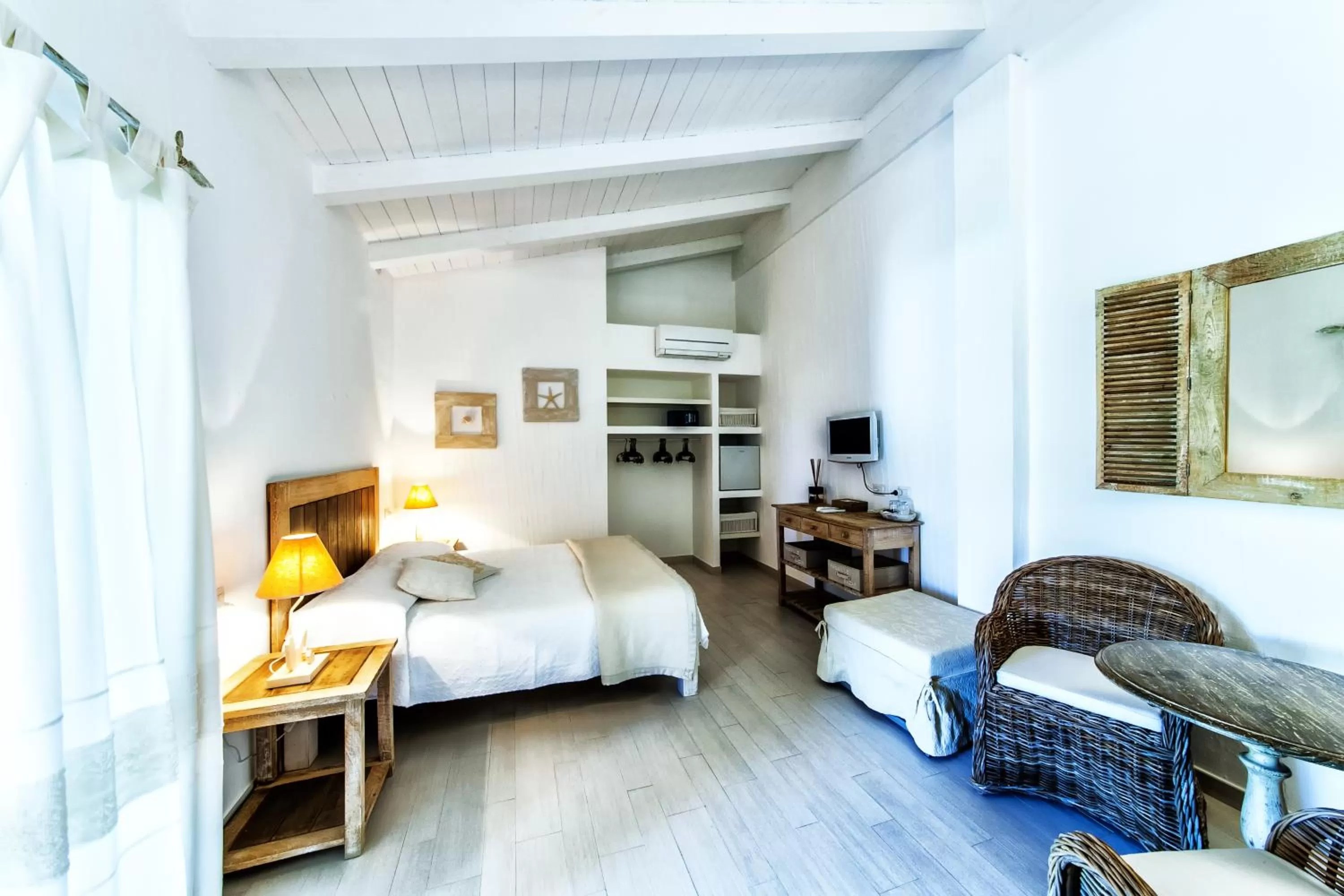 Photo of the whole room, Bed in Cento Ulivi B&B