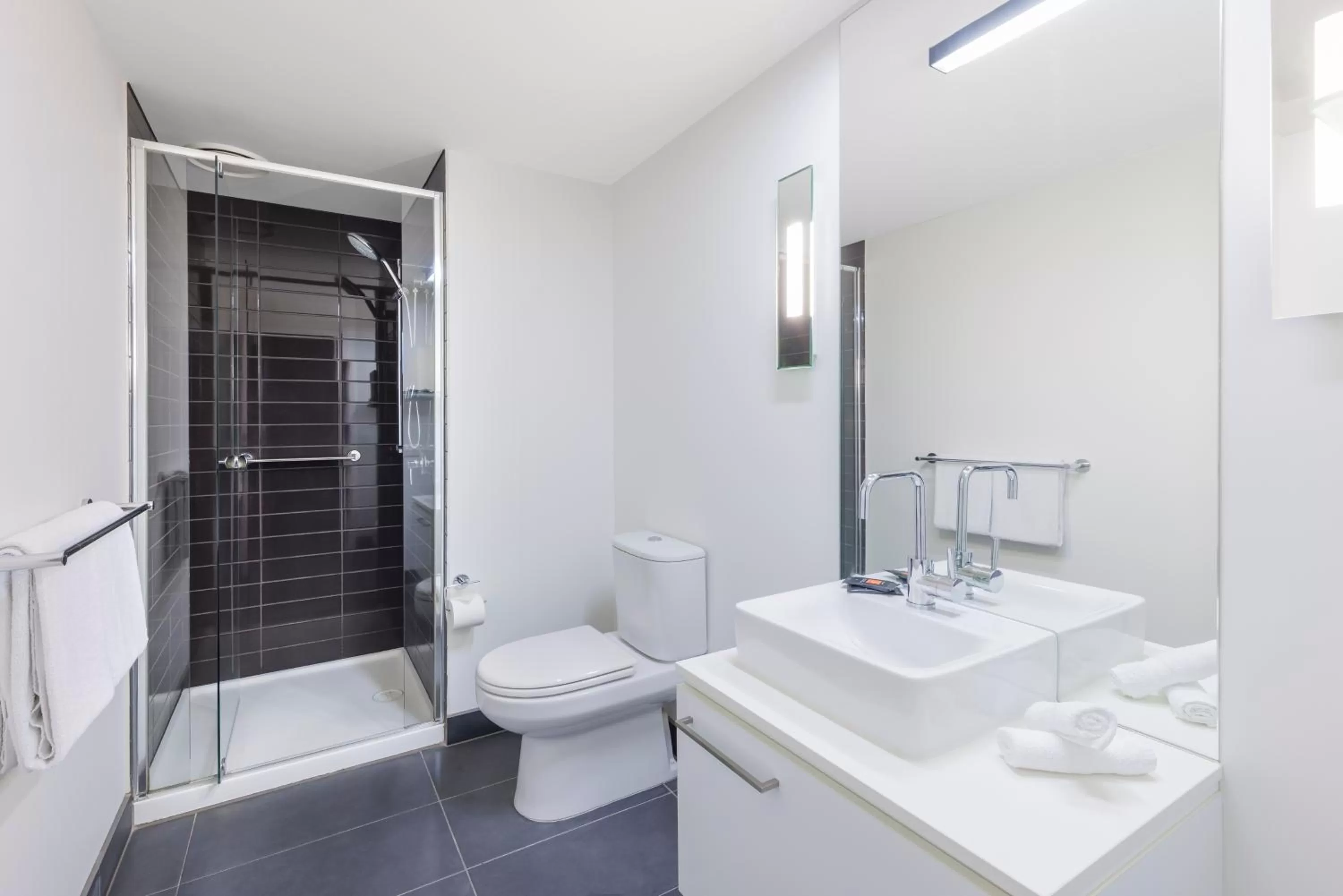 Shower, Bathroom in Mercure Melbourne St Kilda Road