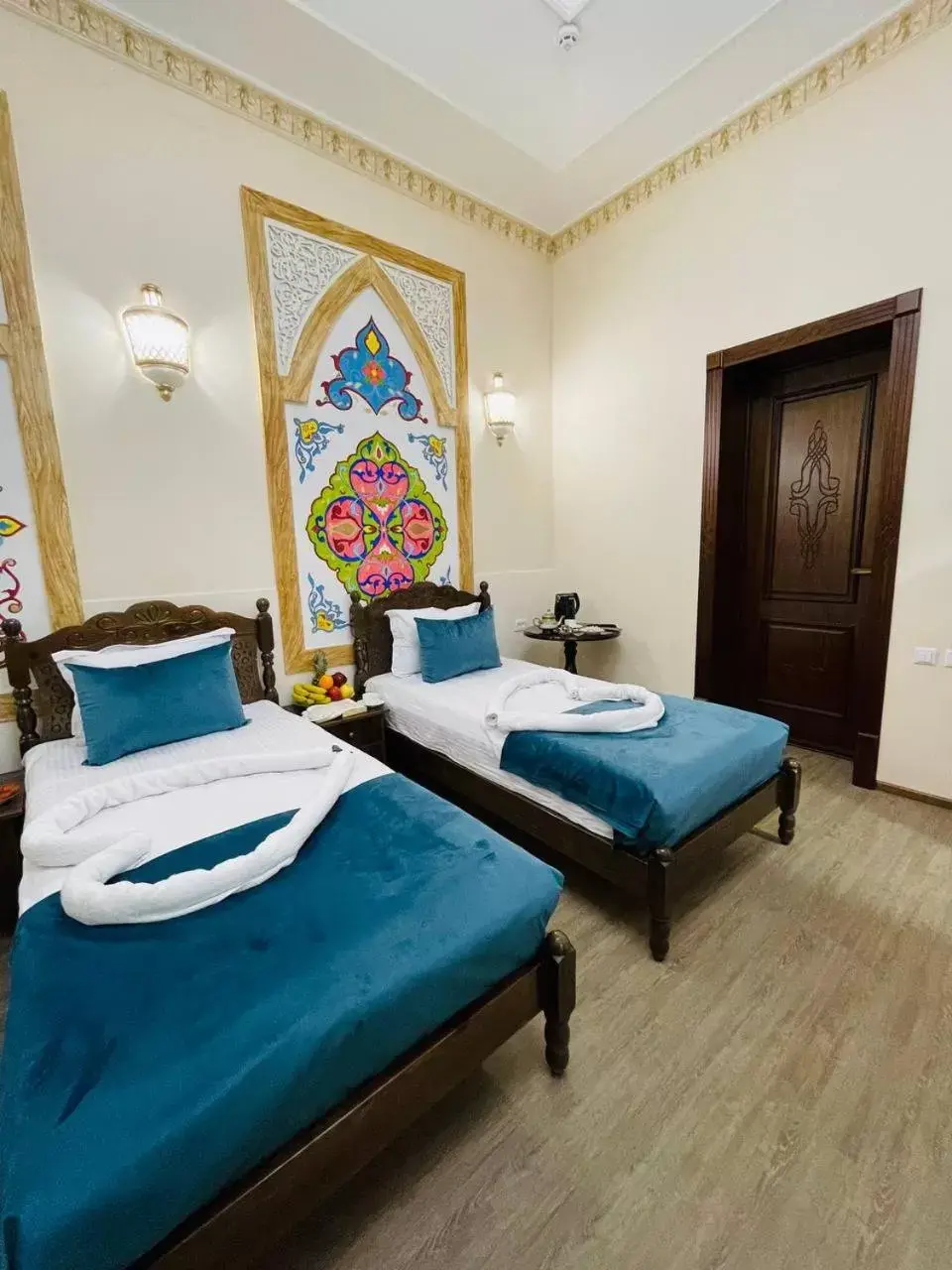 Superior Twin Room in Hotel Jumadaler Castle Bukhara Old Town Отдыхай от Проблем Superior Twin Room in Hotel Jumadaler Castle Bukhara Old Town Отдыхай от Проблем