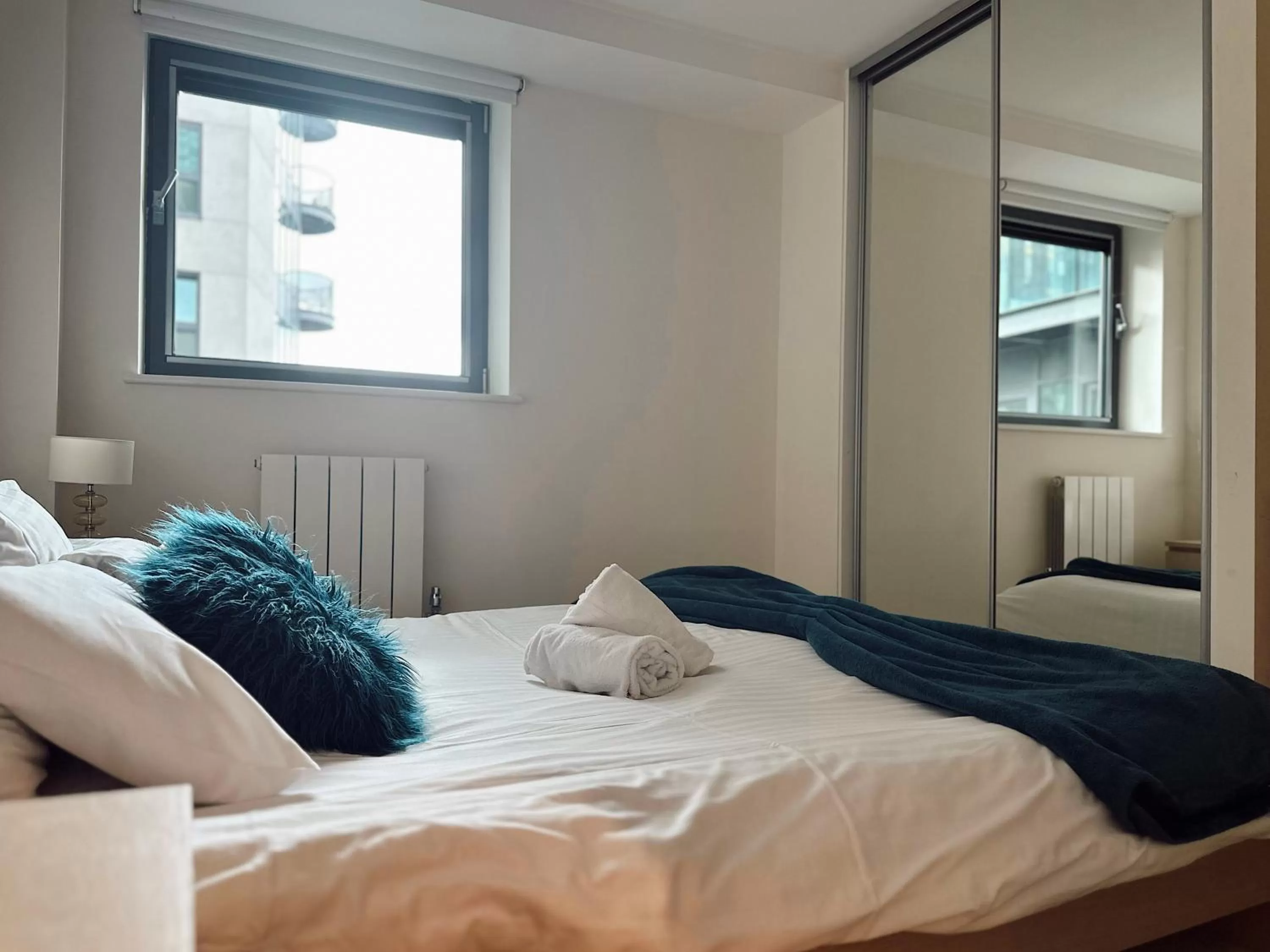 Bed in Canary Wharf - Luxury Apartments