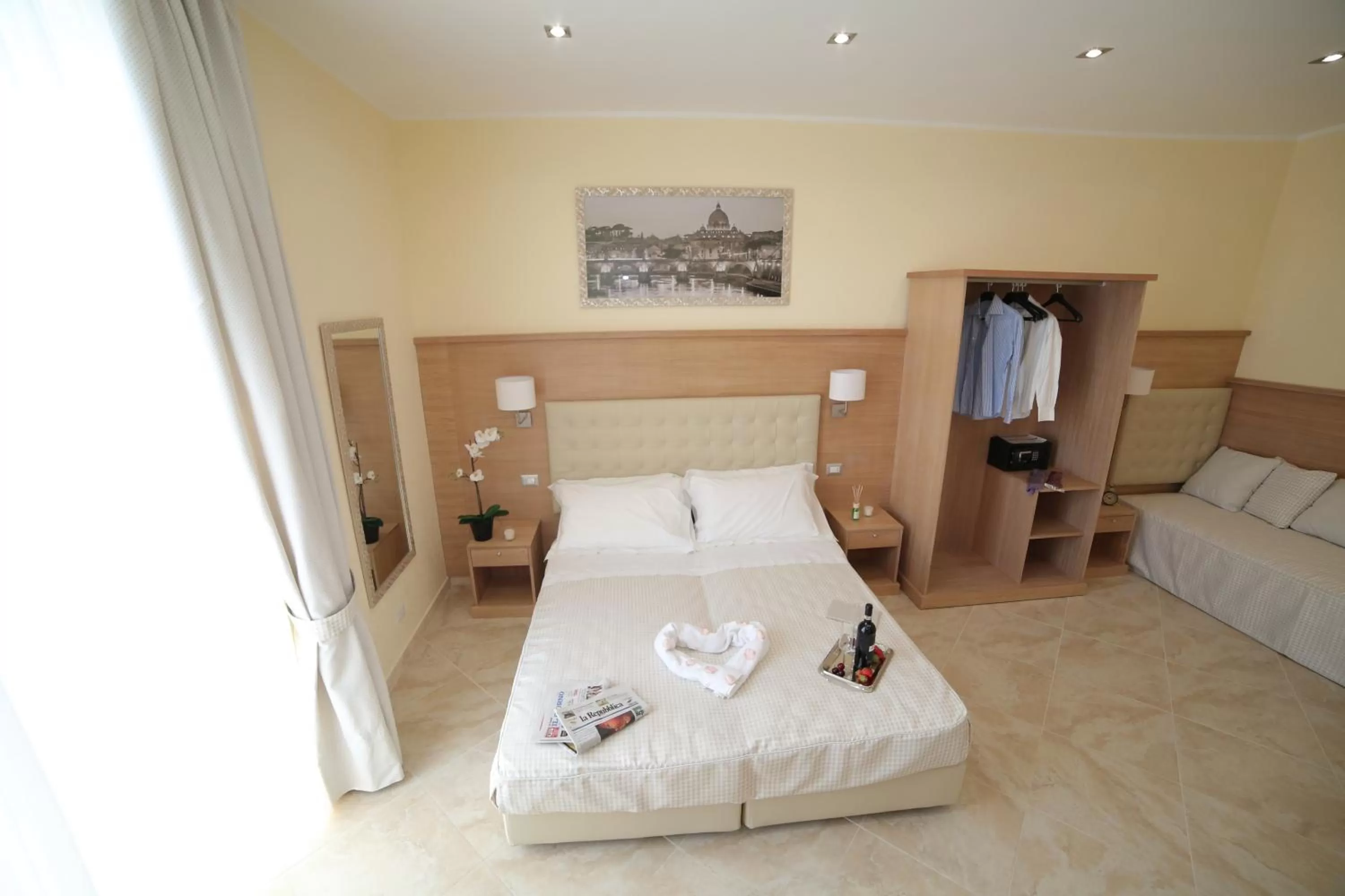 Photo of the whole room, Bed in Esposizione Palace Hotel