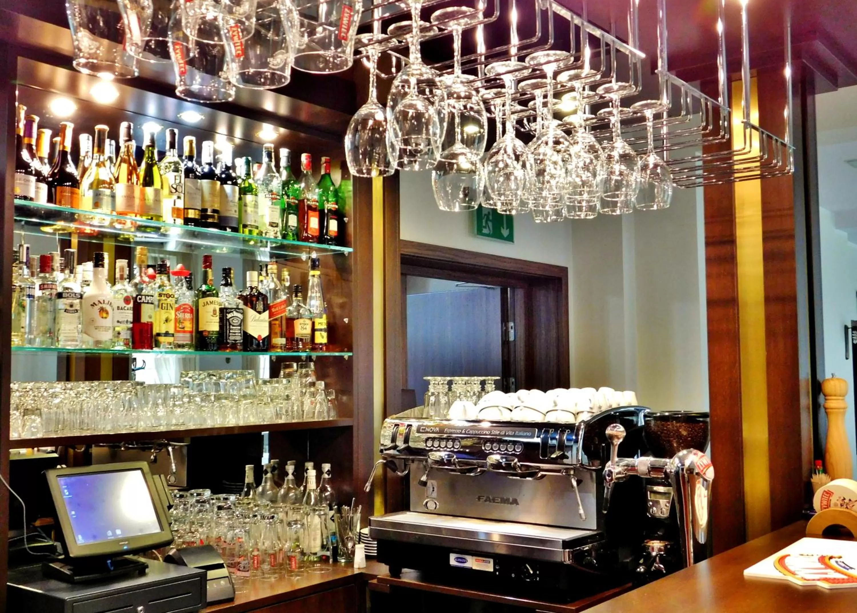 Lounge or bar in Hotel Świętoborzec