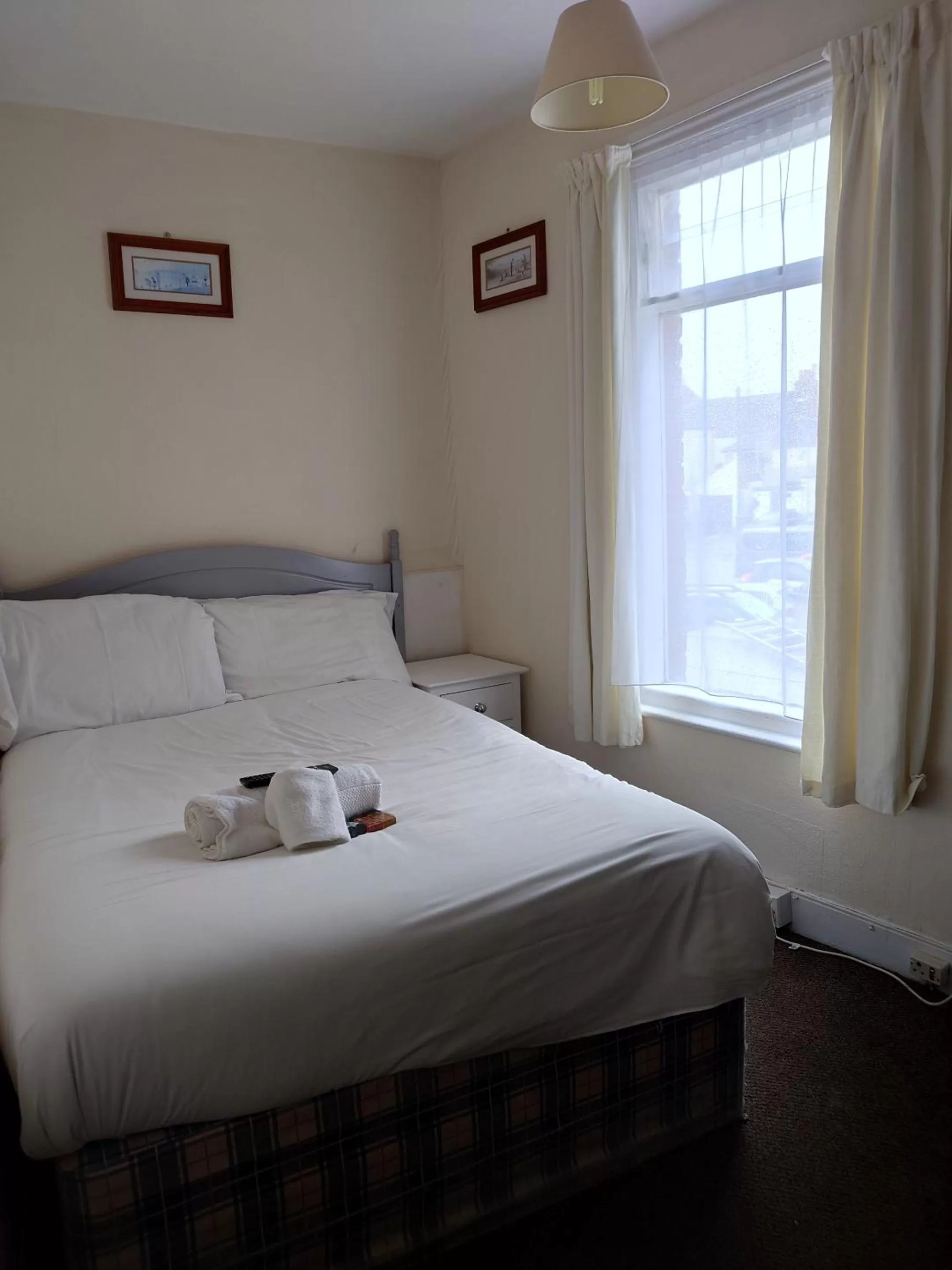 Bedroom, Bed in The Trevross