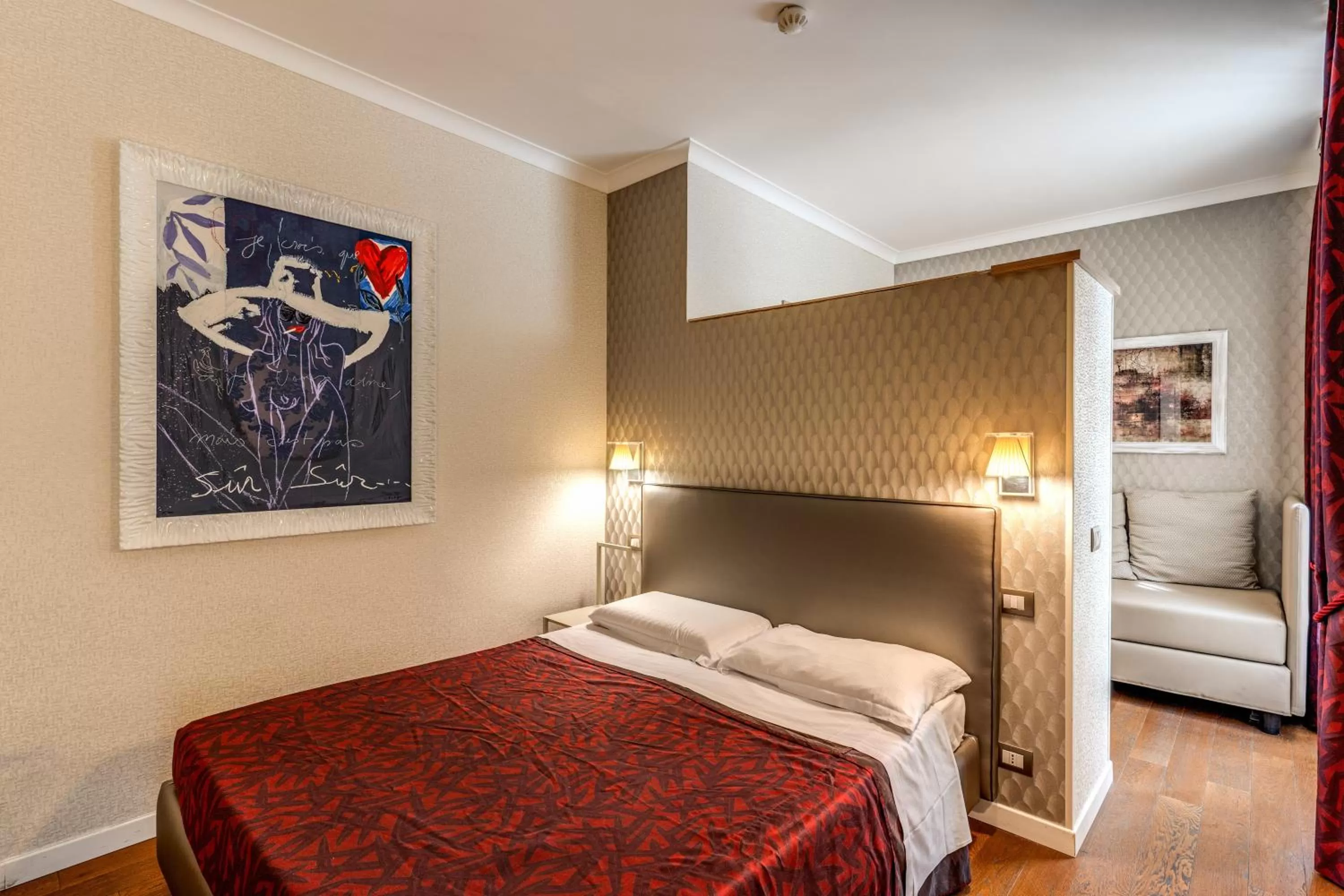 Bed in Roma Boutique Hotel