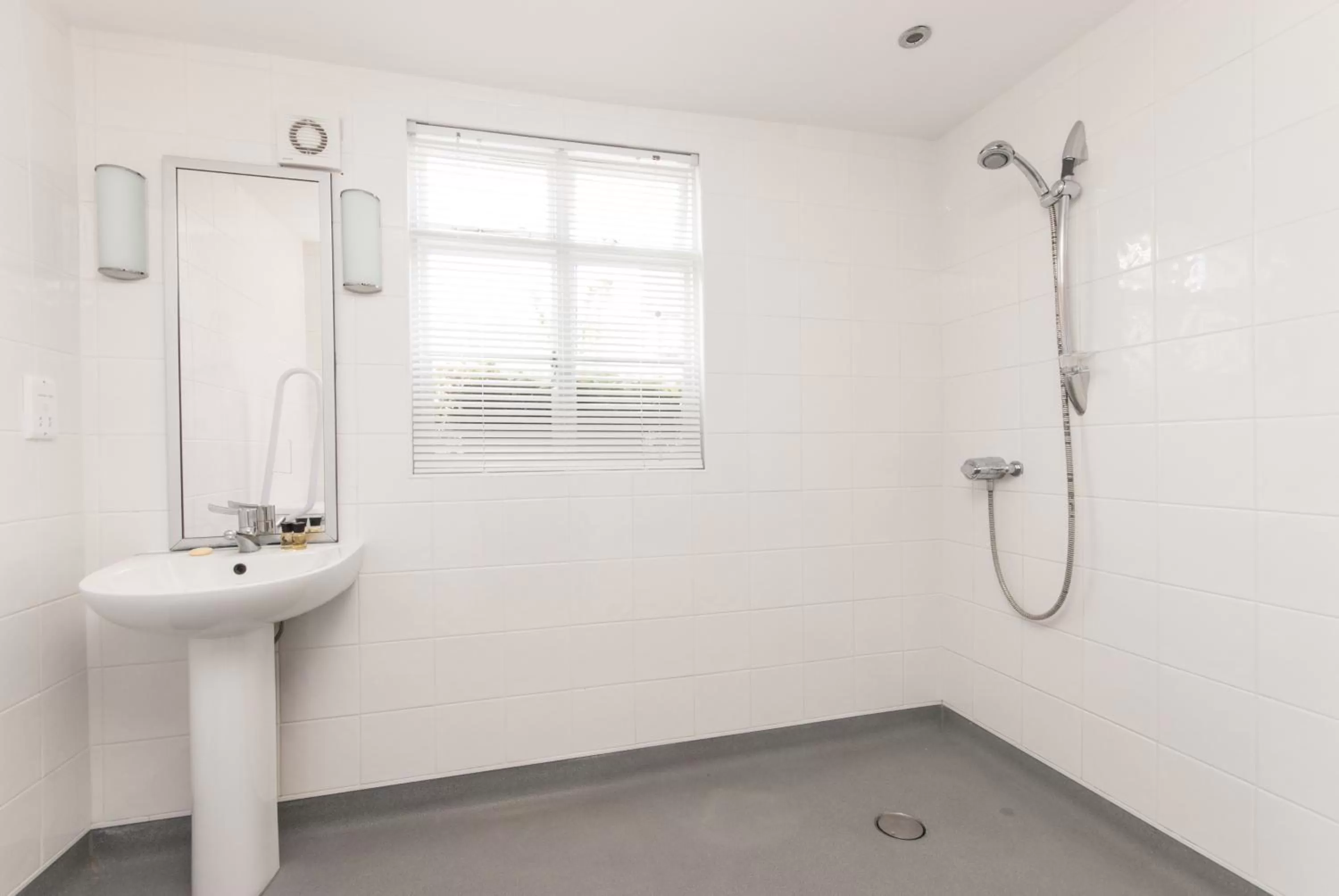 Bathroom in The Royal Harbour Hotel