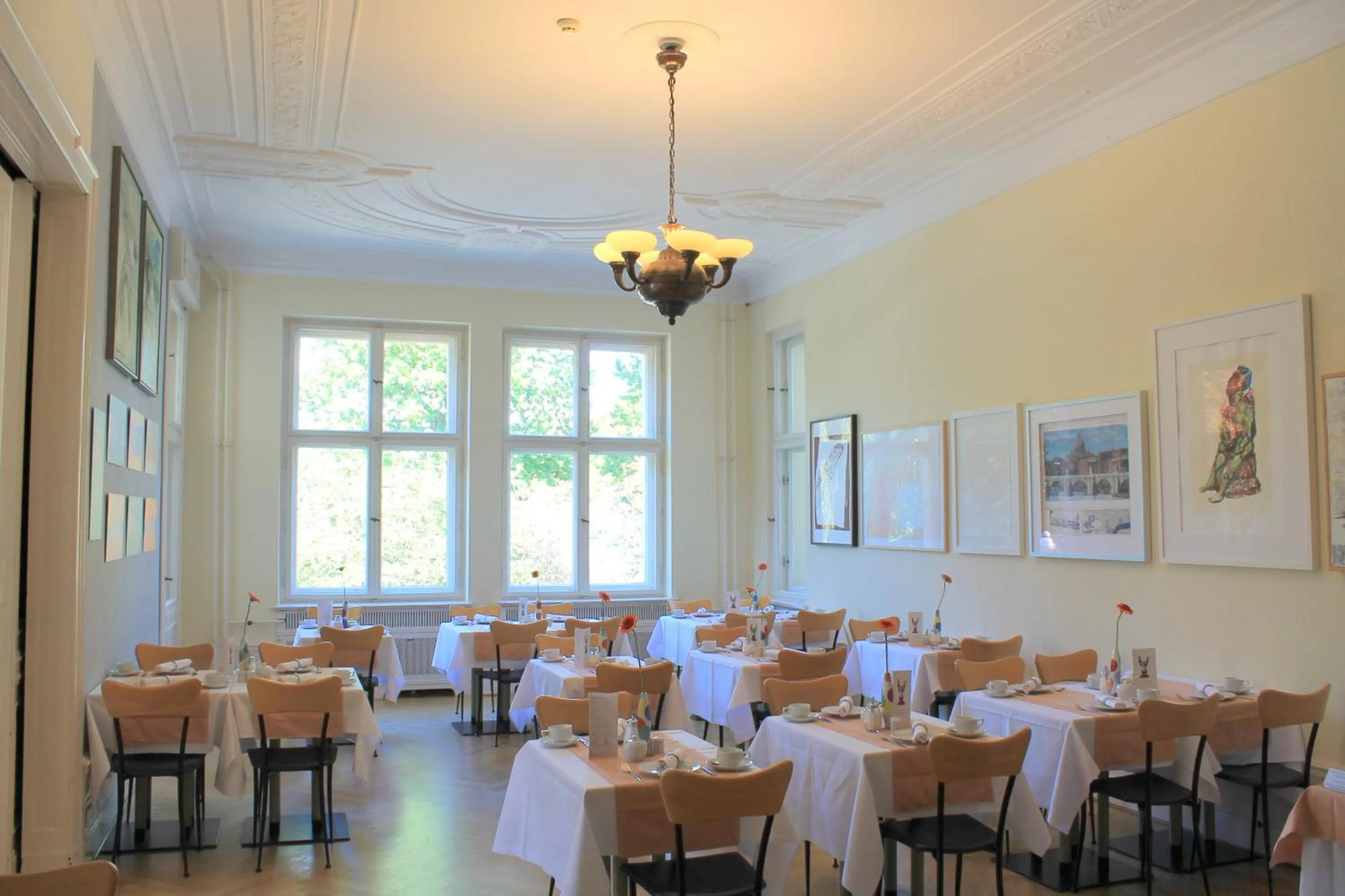 Restaurant/places to eat in Hotel Hansablick