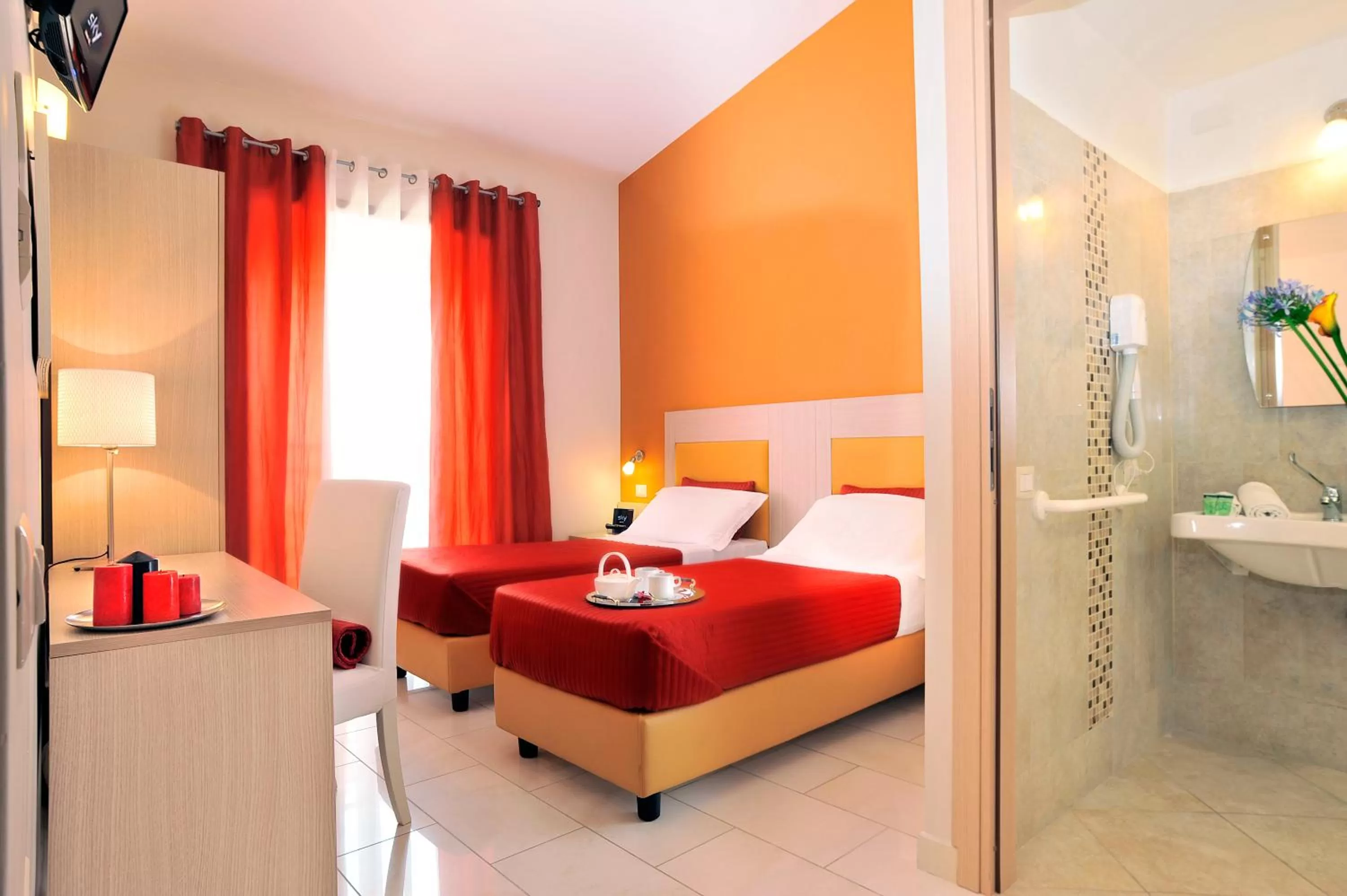 Photo of the whole room, Bed in Hotel Scott House