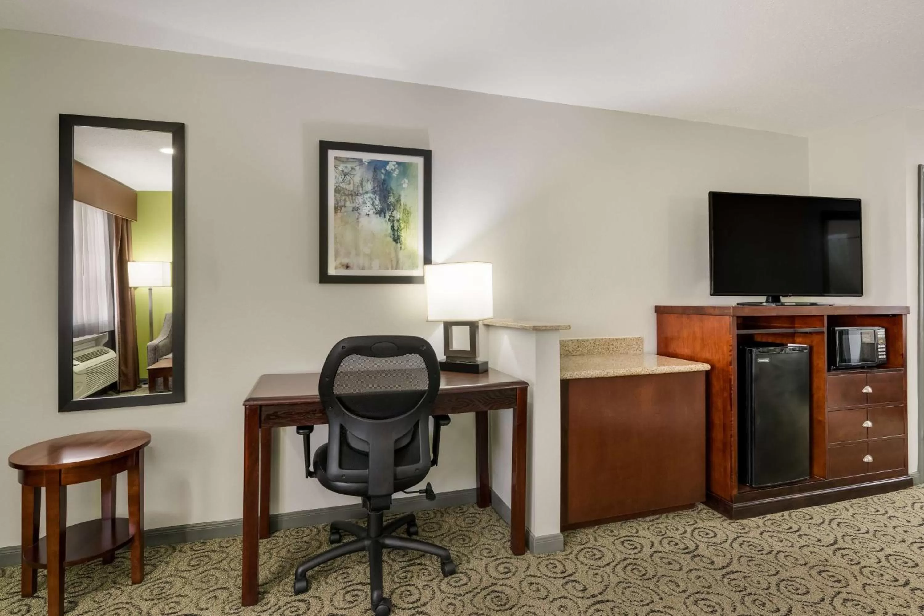 Bedroom in SureStay Hotel by Best Western Deer Park