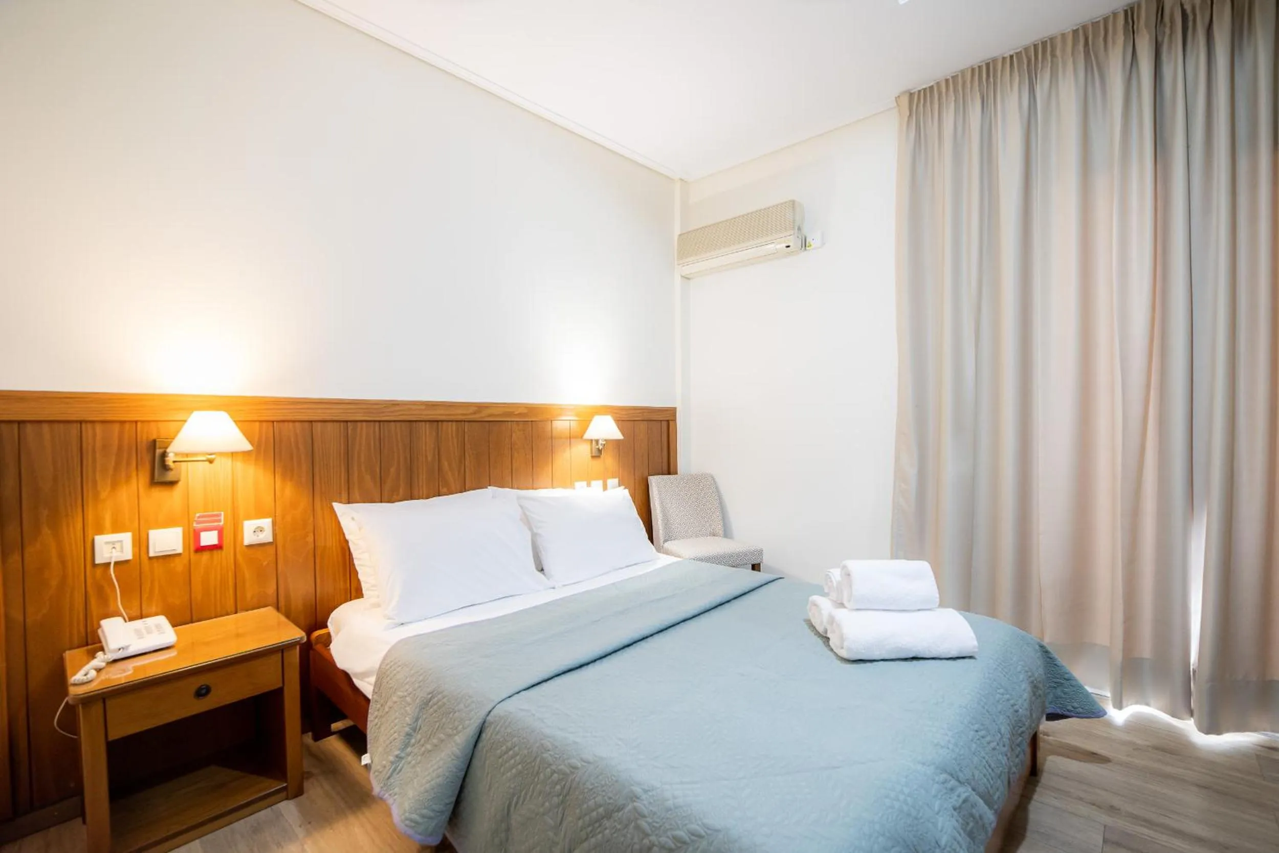 Bedroom, Bed in Hotel Philippos