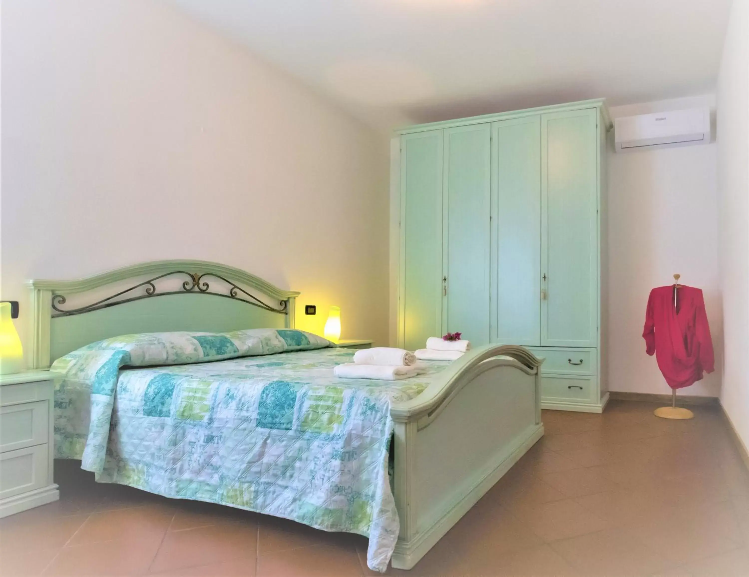 Double Room with Private Bathroom - single occupancy in B&B Villa Apuana Double Room with Private Bathroom - single occupancy in B&B Villa Apuana
