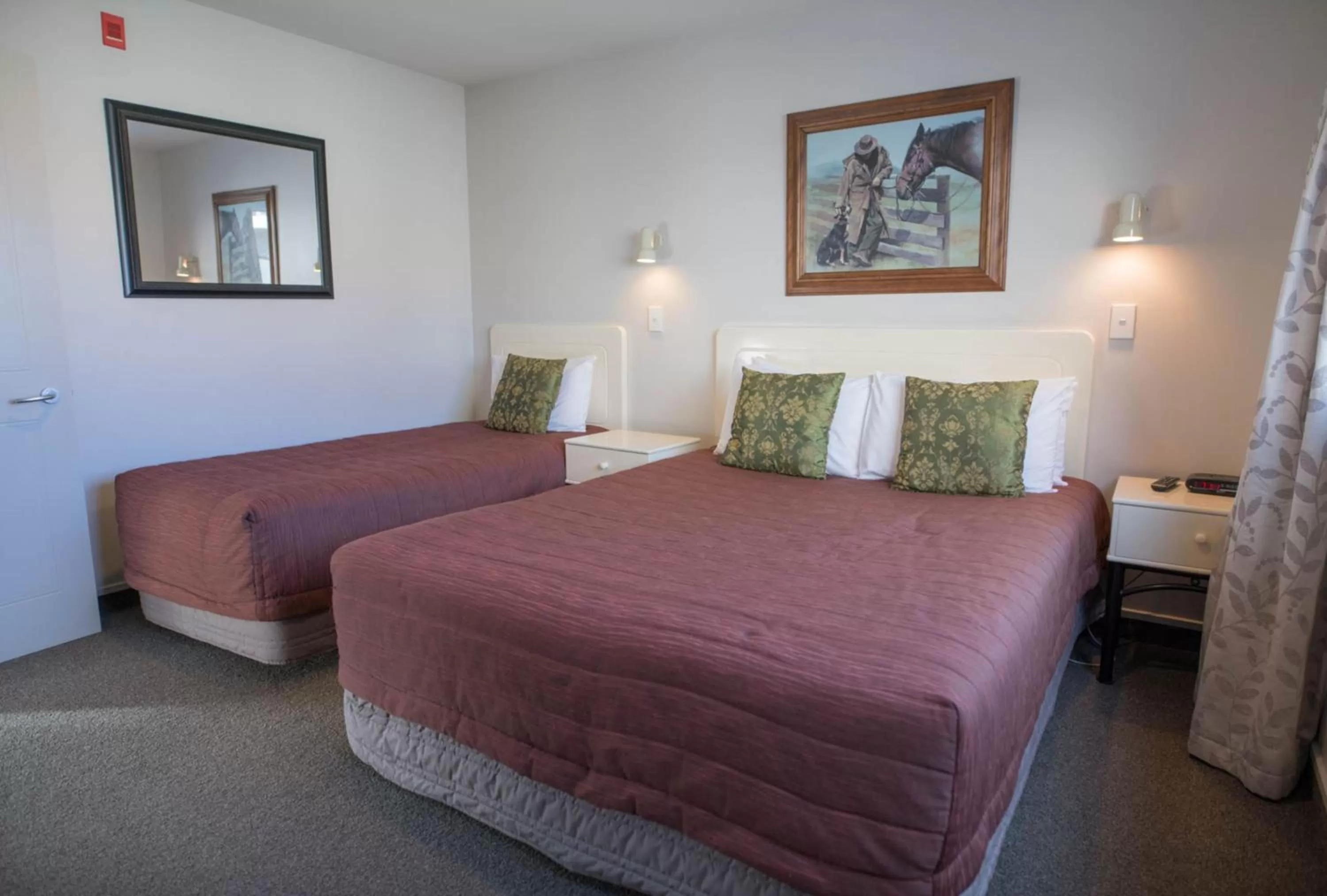 Bed in Panorama Motor Lodge