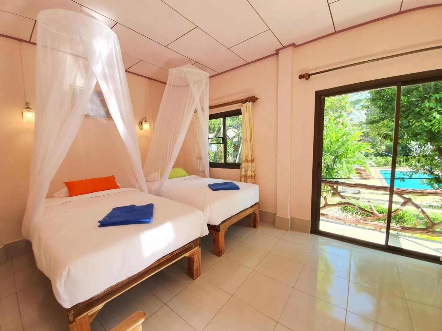 Bed in Tree Tops River Huts