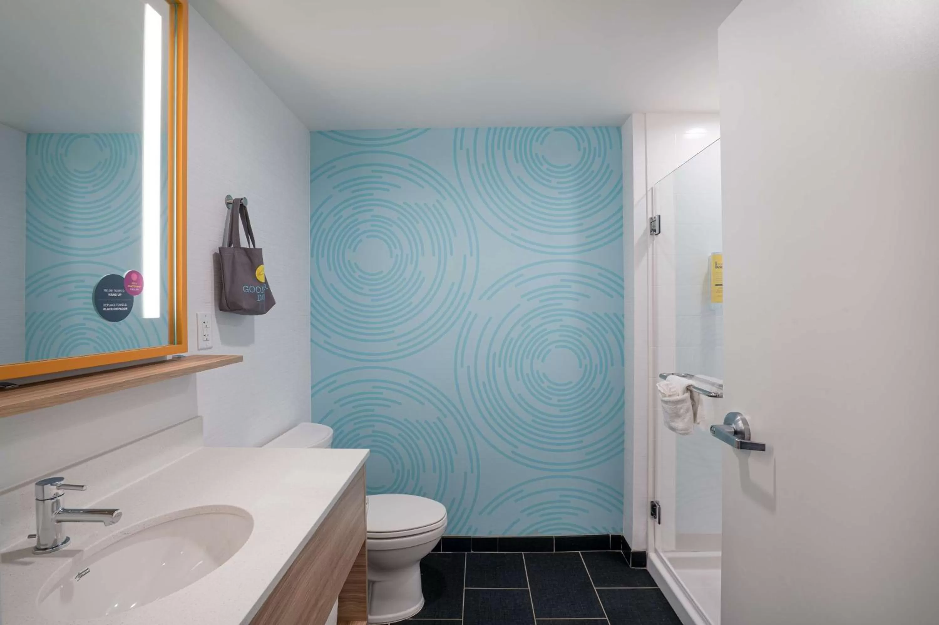 Bathroom in Tru By Hilton Knoxville North I 75