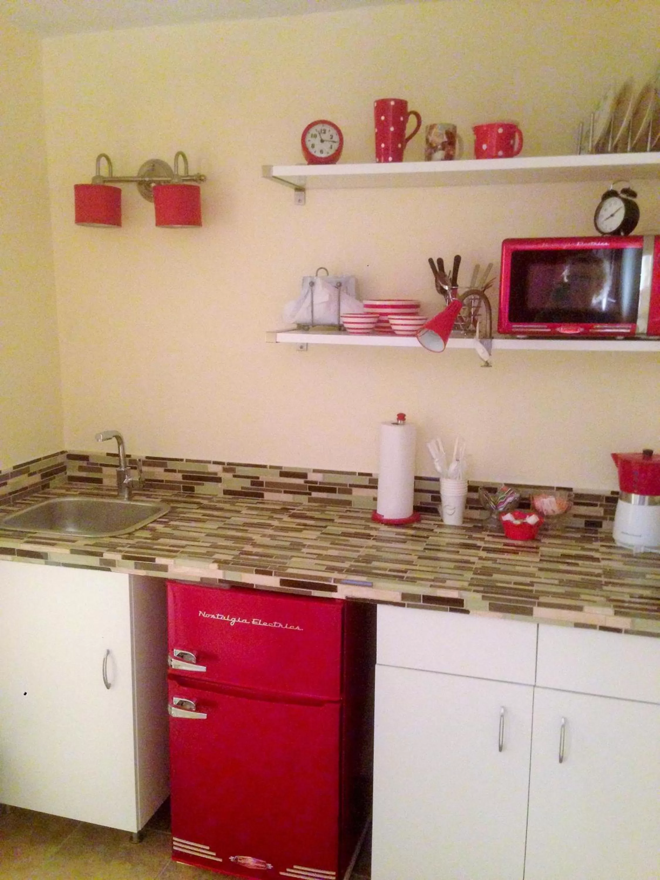 Kitchen or kitchenette in Capri Beach Hotel