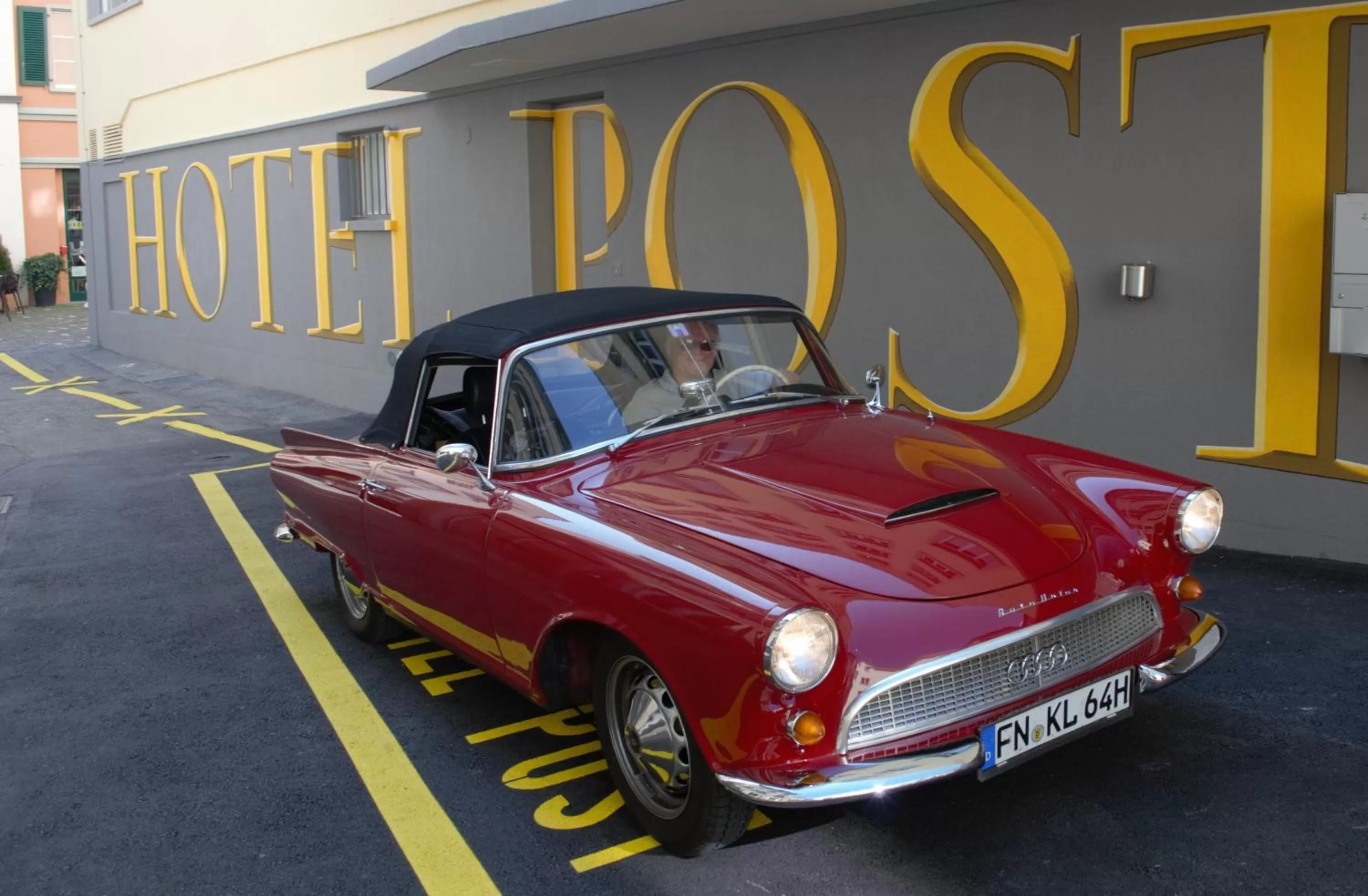 Property building in Central Hotel Post