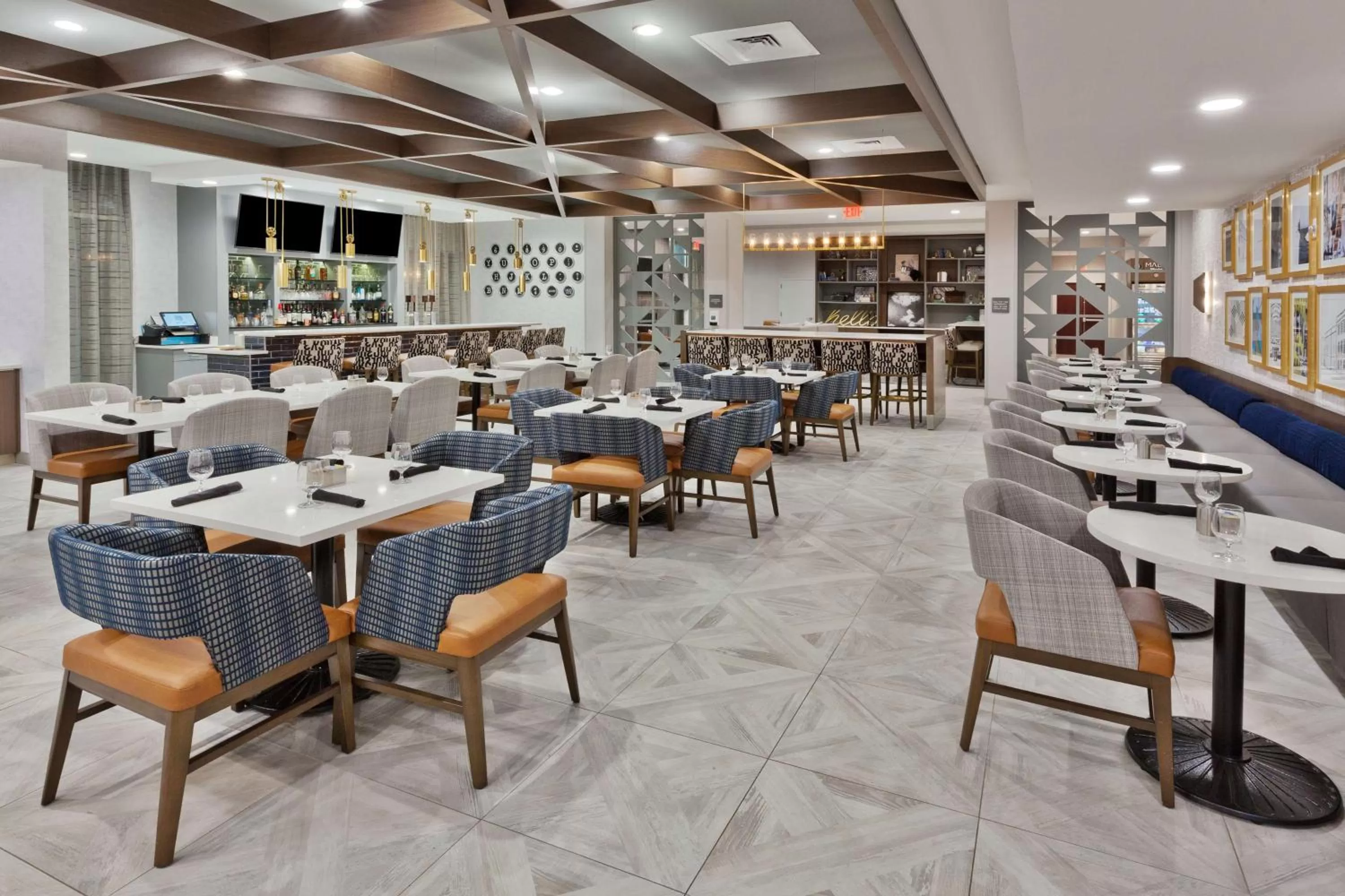 Restaurant/places to eat in Doubletree By Hilton Dothan, Al