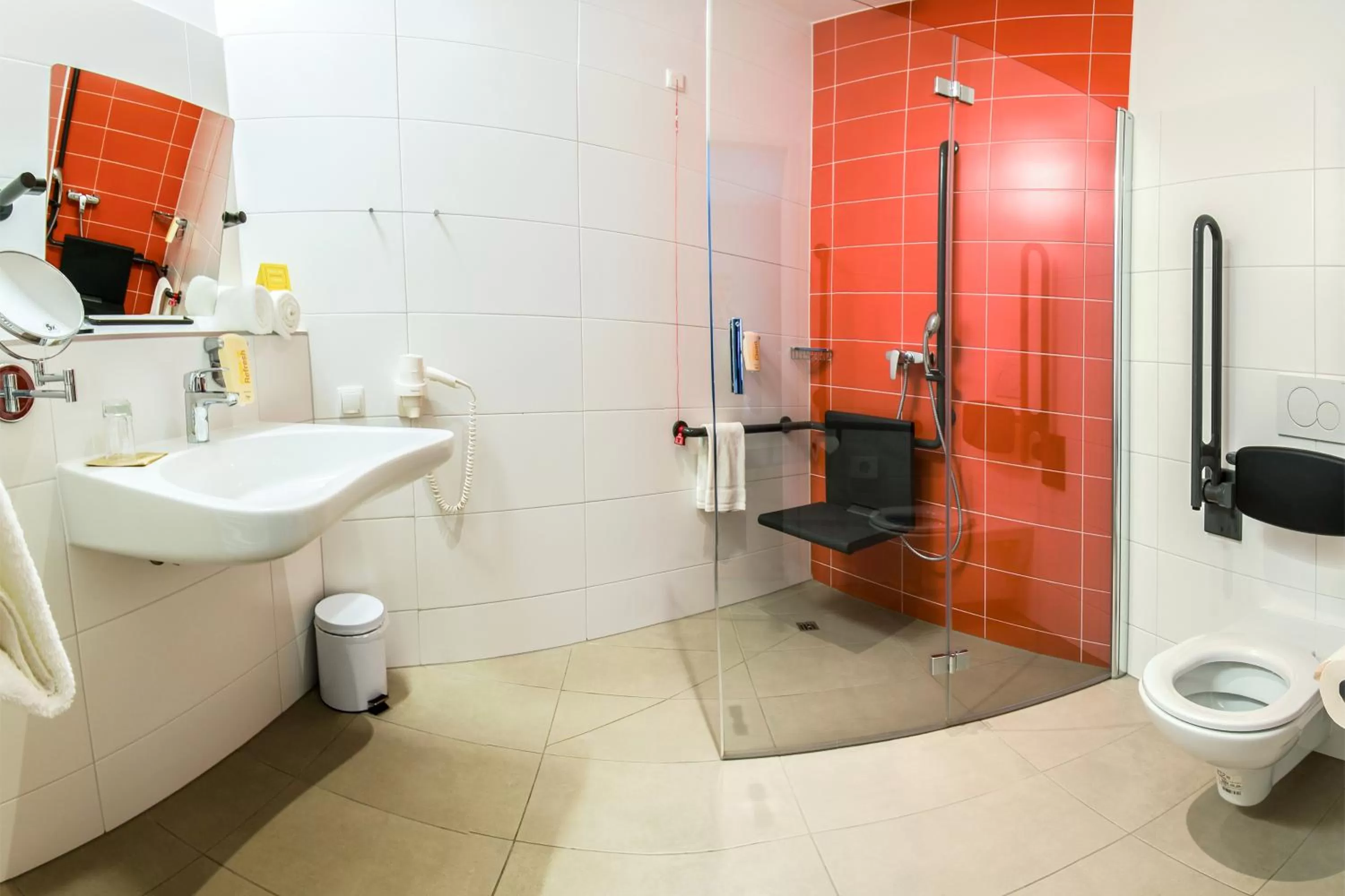 Facility for disabled guests in JUFA Hotel Königswinter/Bonn