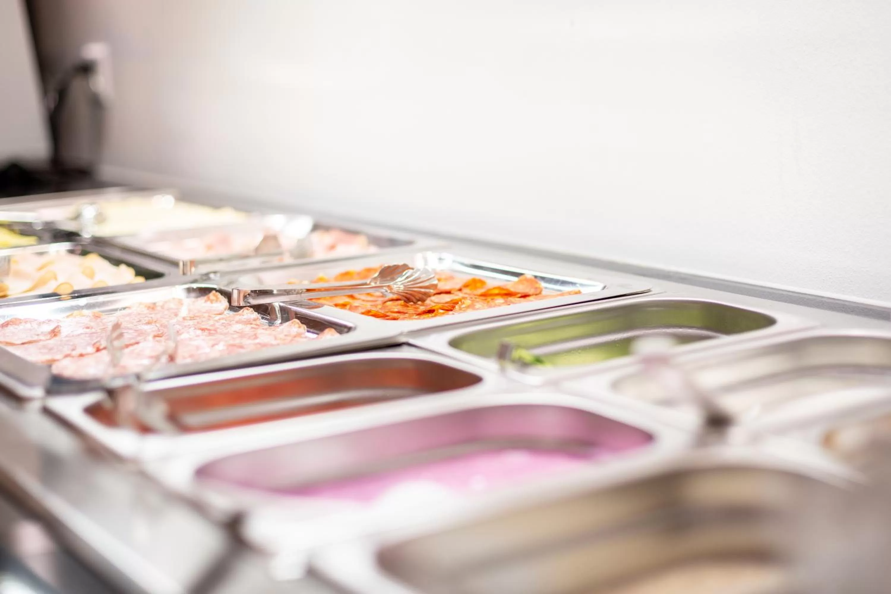 Food and drinks in Hotel Alexander