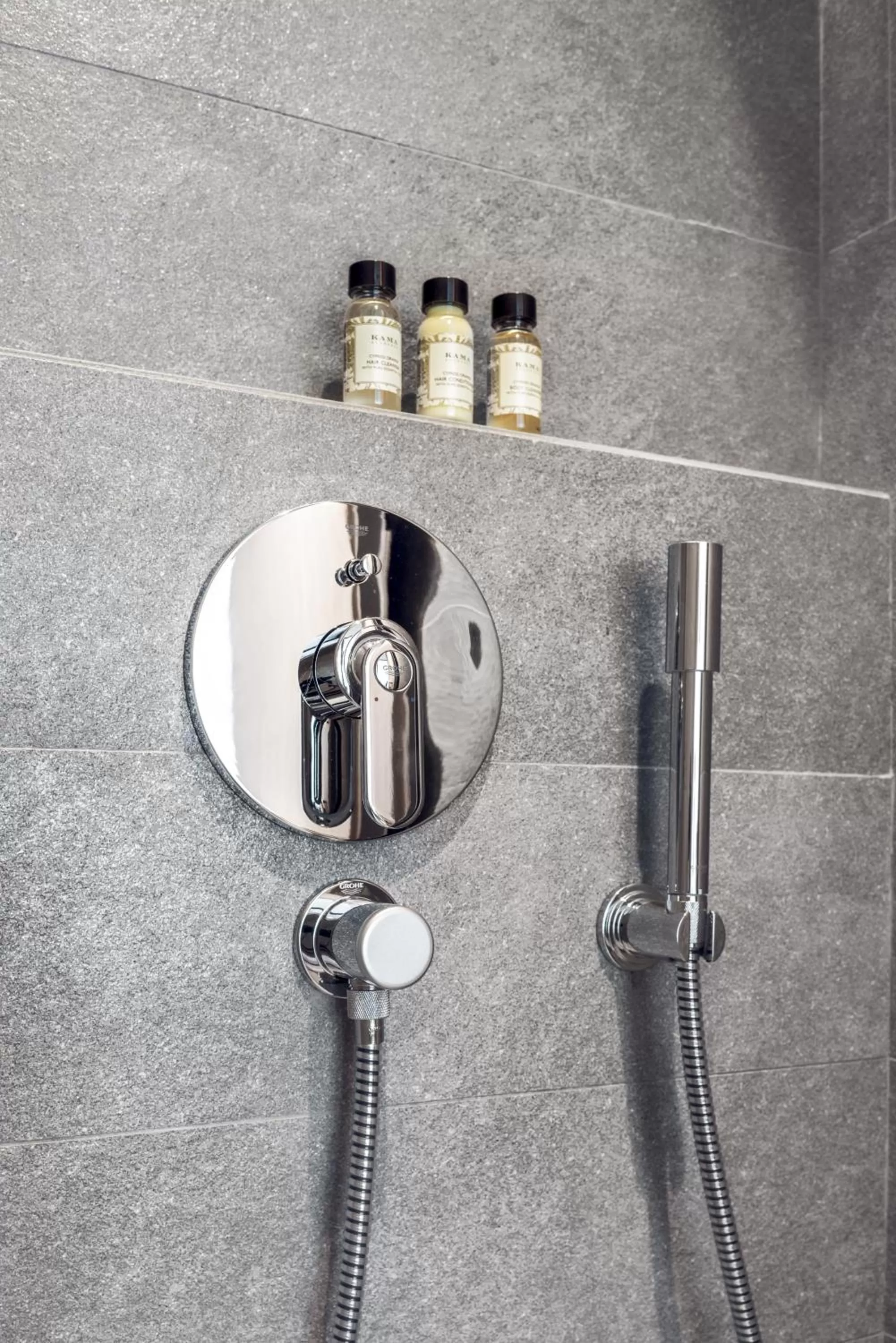 Bathroom in Hotel Stage