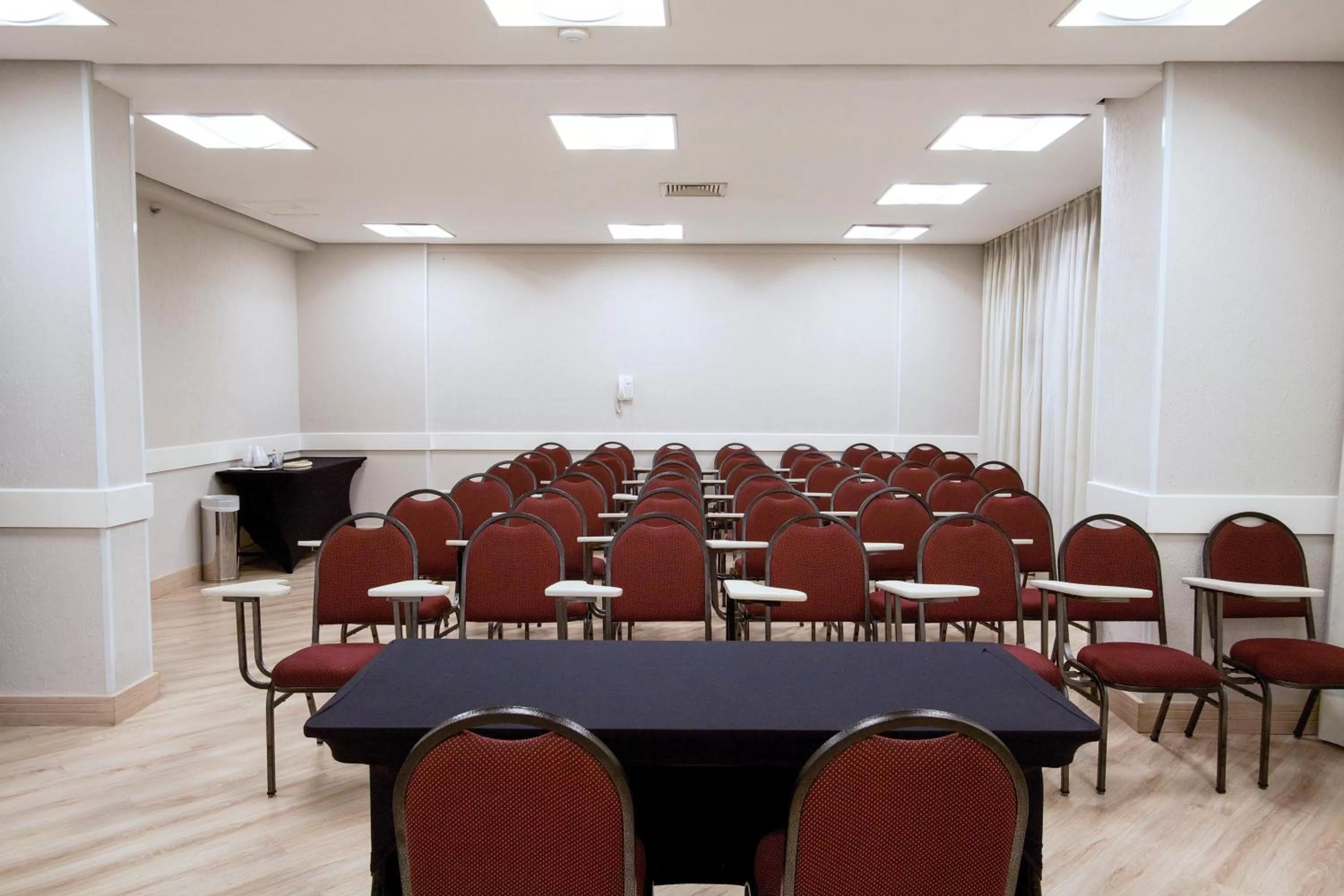 Business facilities in Bristol International Guarulhos