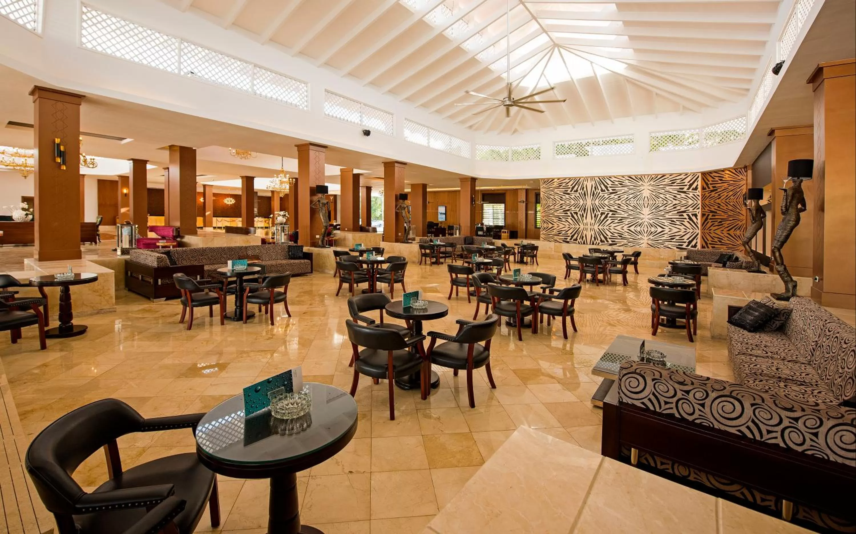 Lounge or bar in Occidental Punta Cana - All Inclusive