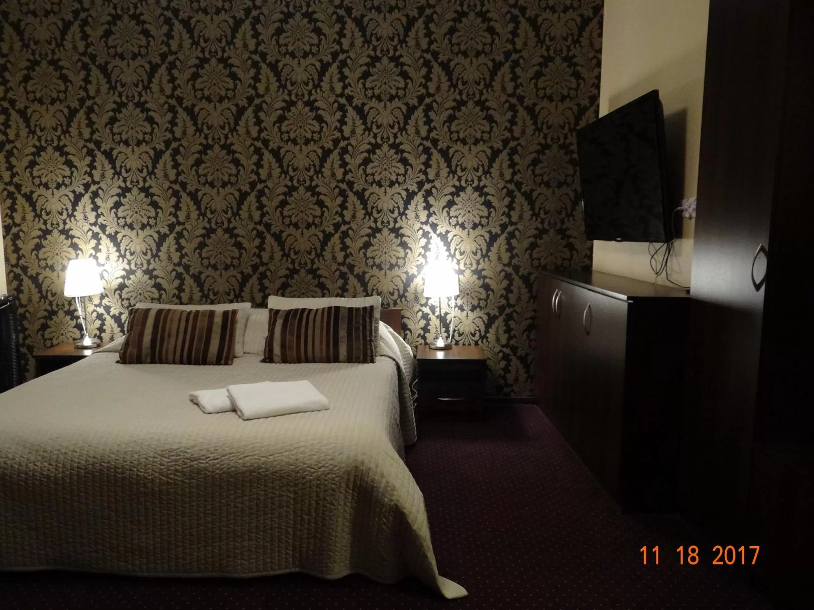 Photo of the whole room, Bed in "Arkadia"