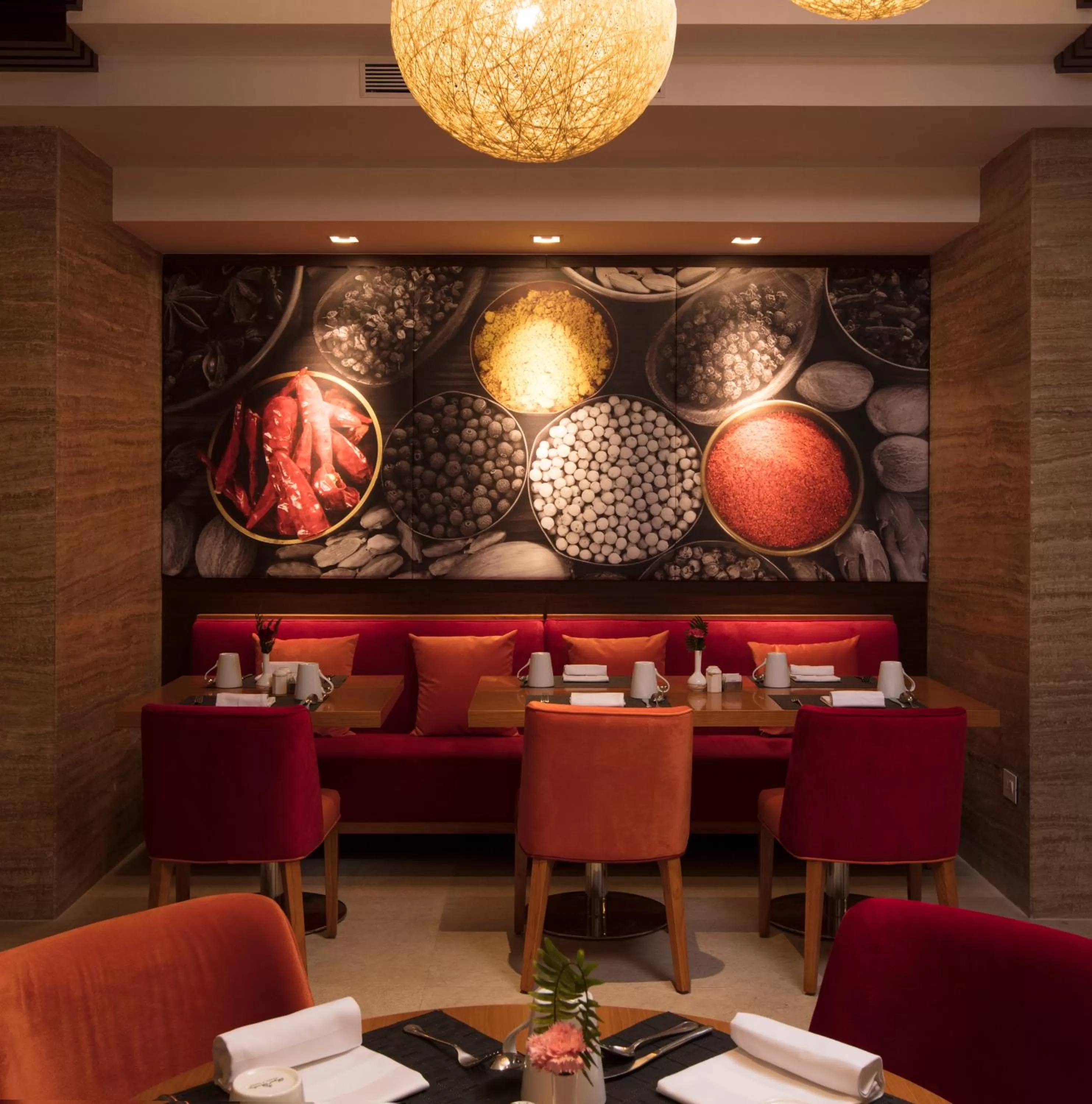 Restaurant/places to eat in Royal Singi Hotel