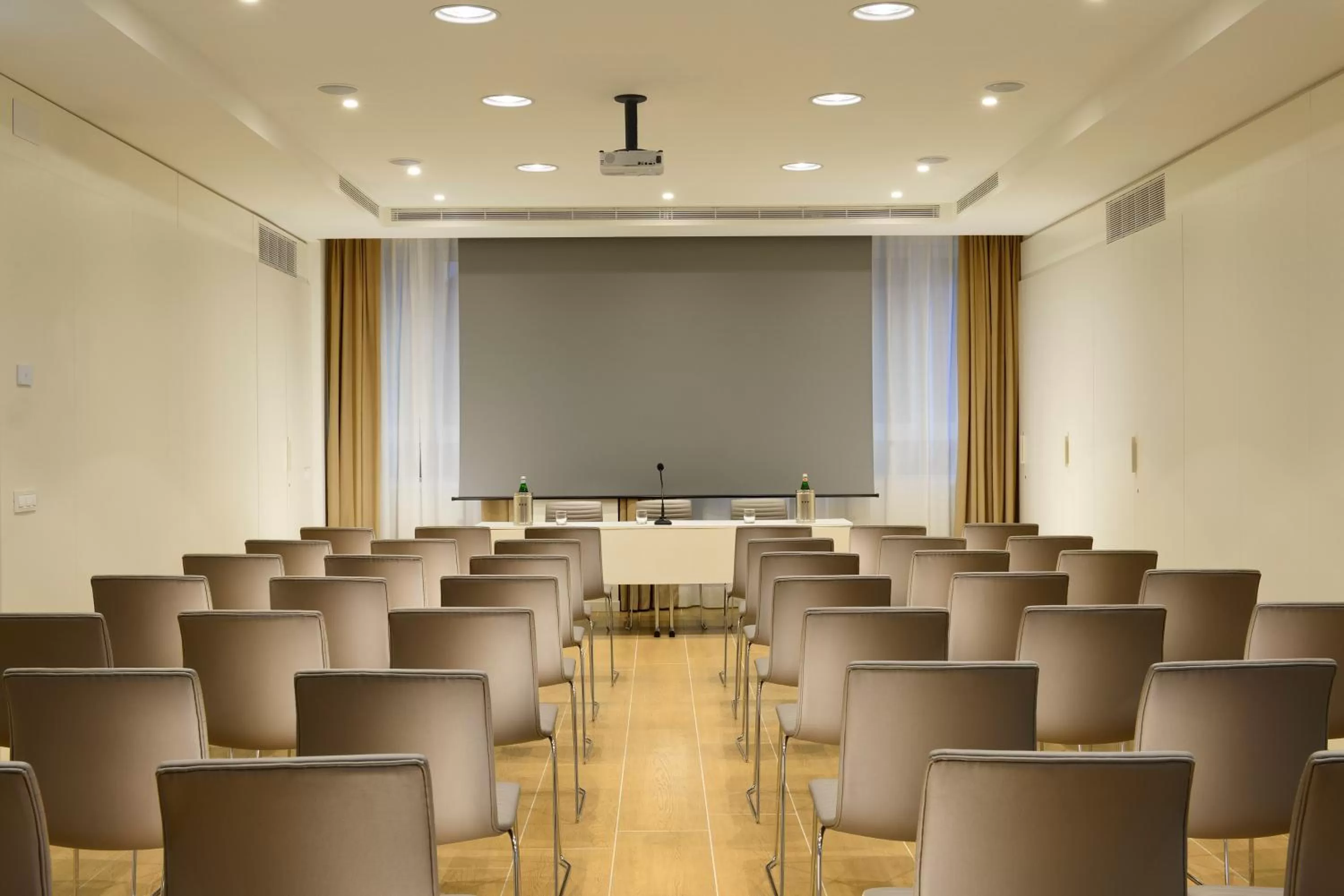 Meeting/conference room in UNA Hotels Century Milano