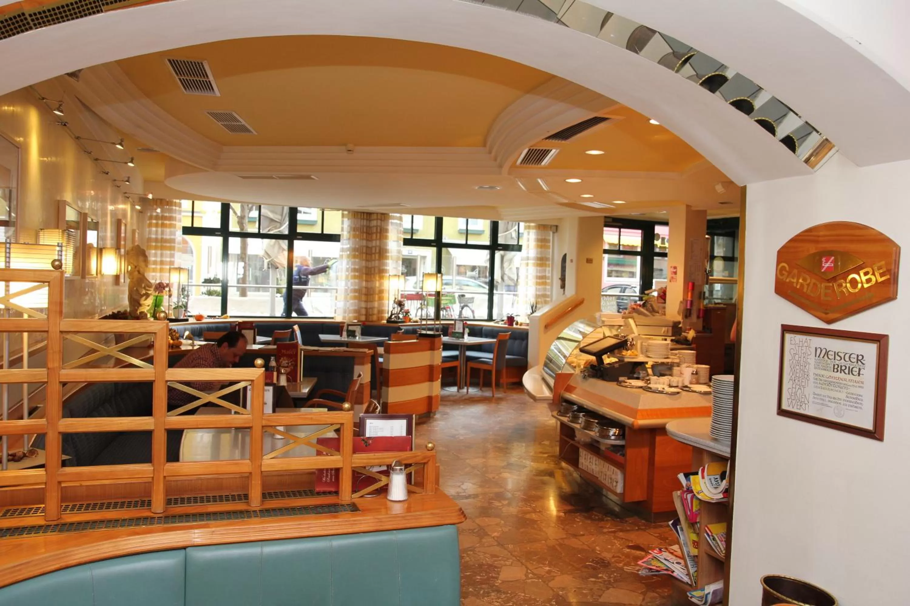 Restaurant/places to eat in Pension Café Maier