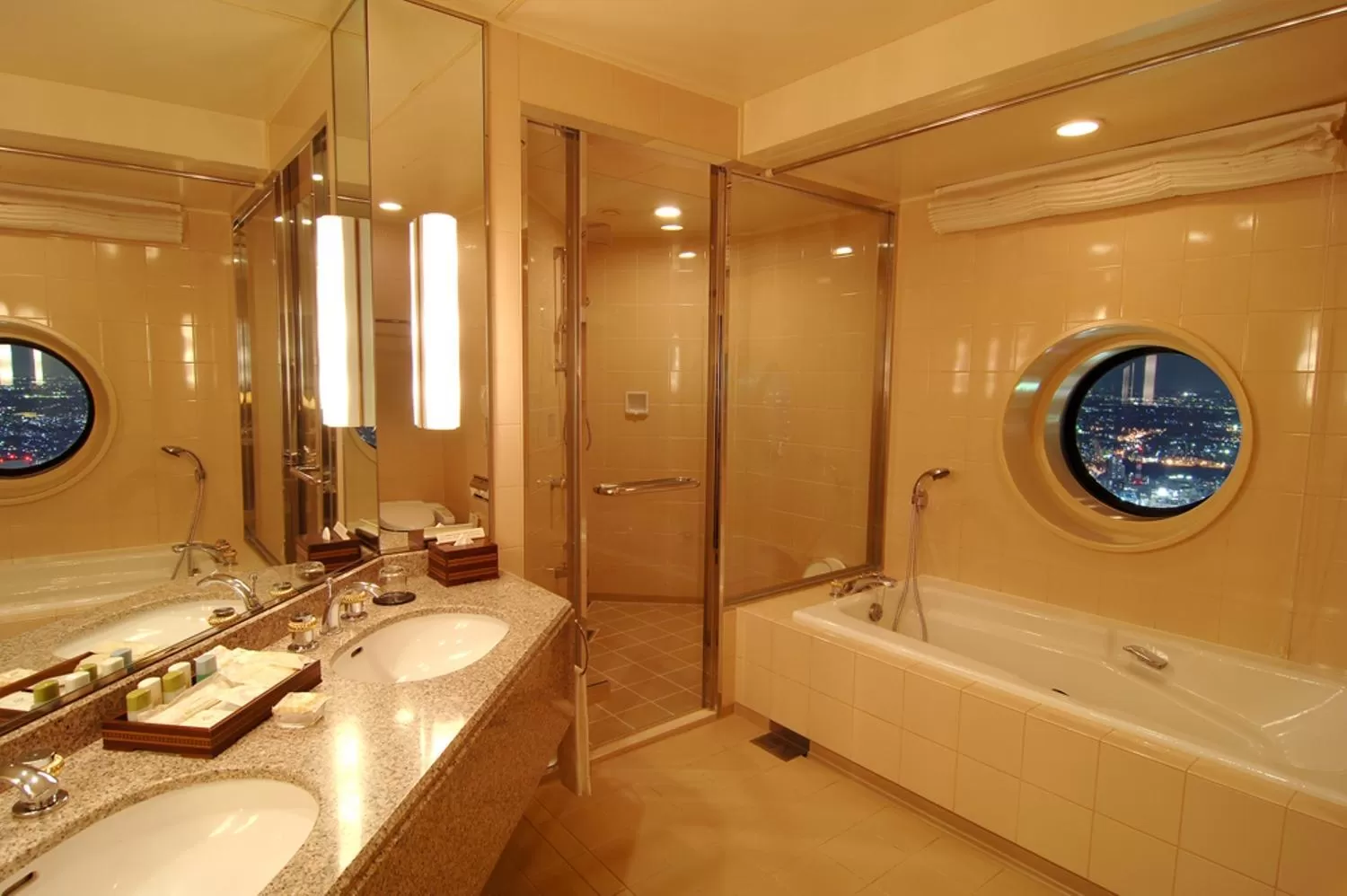 Photo of the whole room in Yokohama Royal Park Hotel