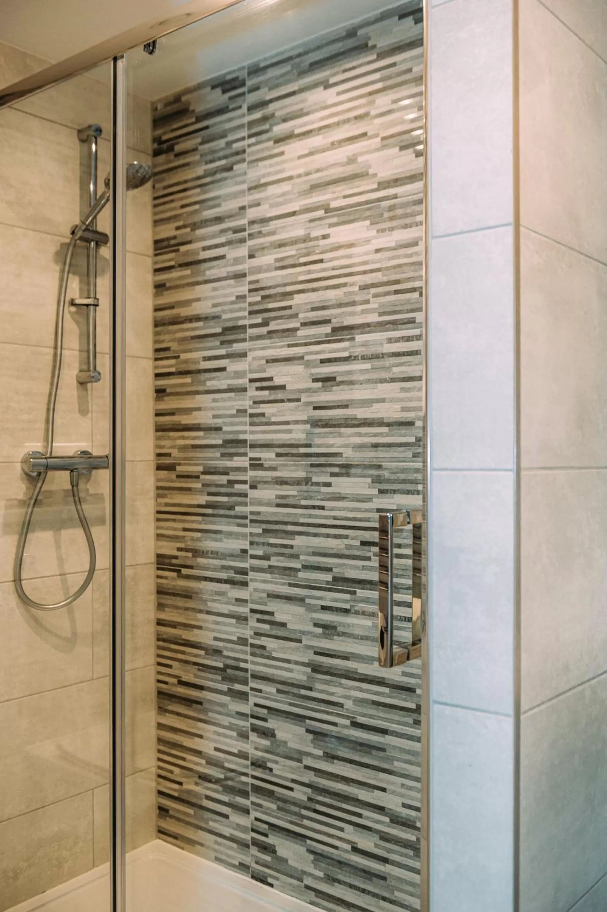 Shower in The Queens Hotel