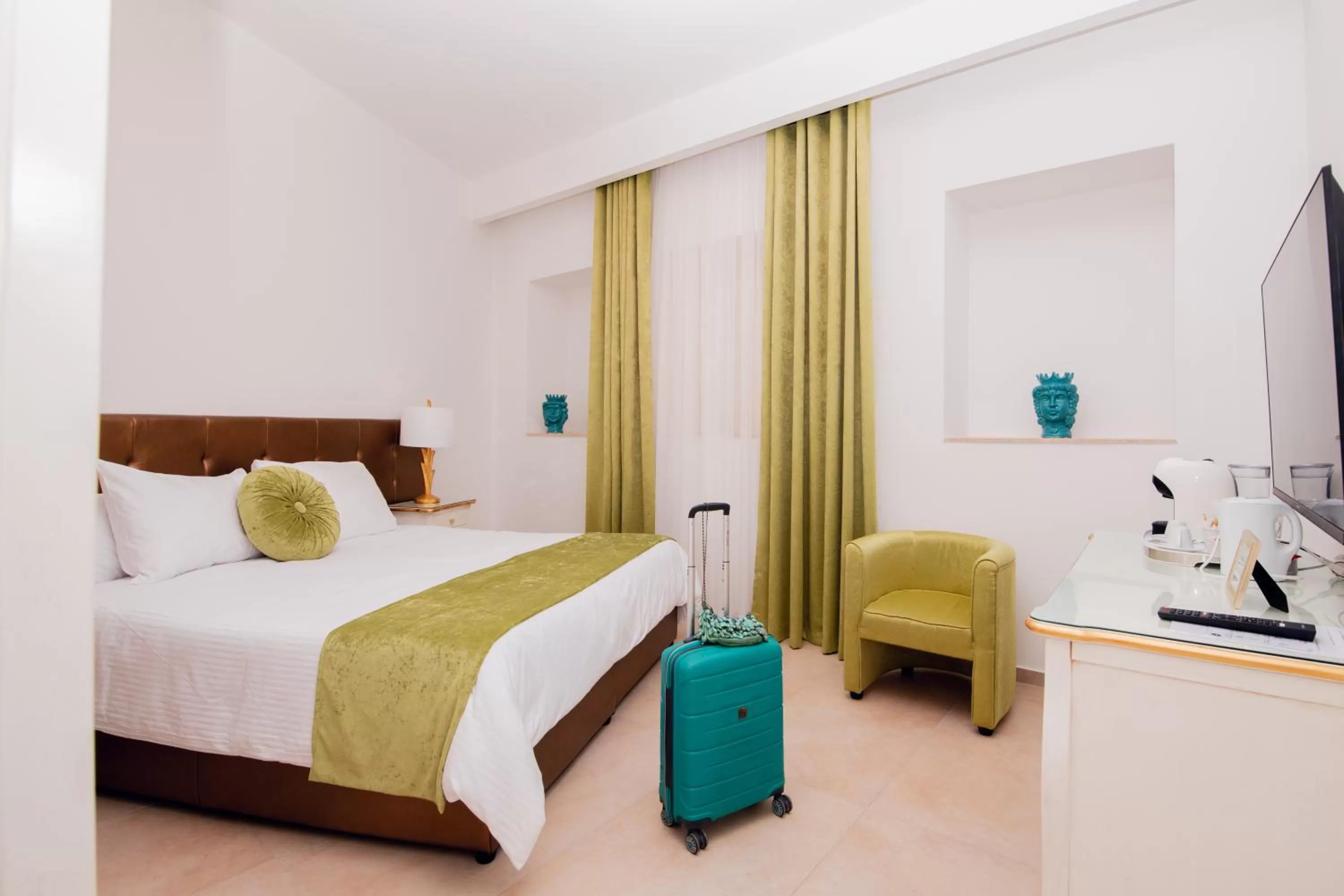 Bed in Giorgio Boutique Hotel