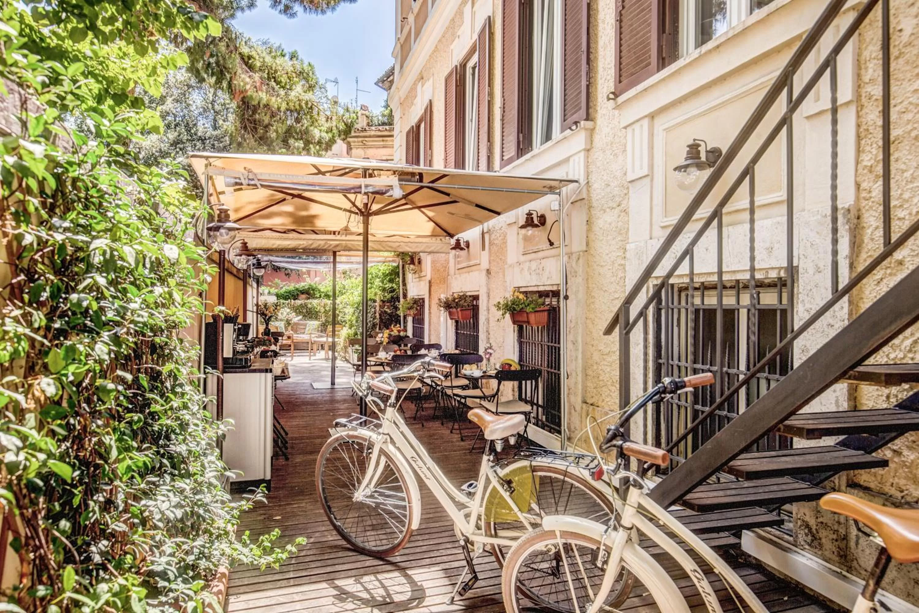 Patio in Tree Charme Trilussa